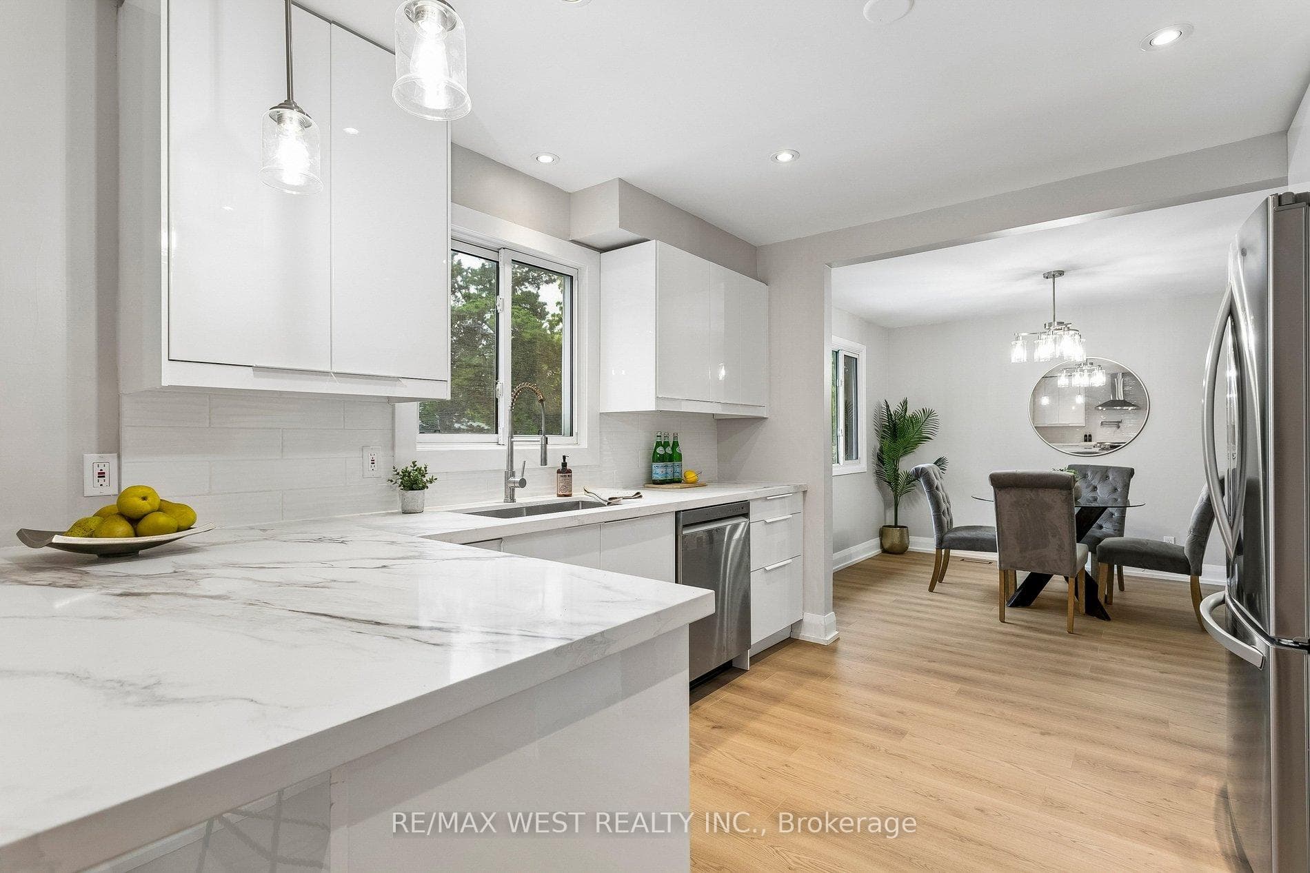 563 Joyce Boulevard photo 13