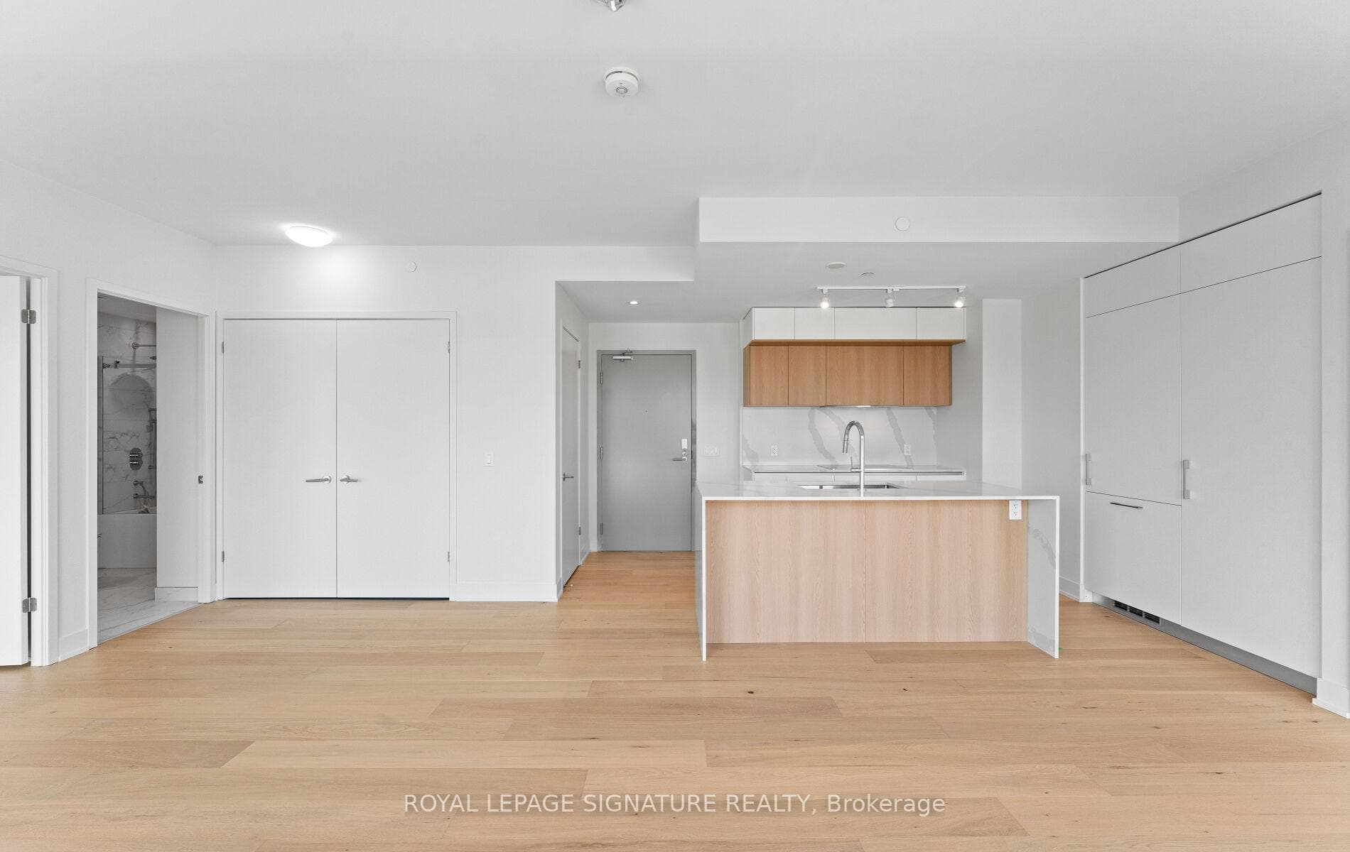 322 Dupont Street Unit 1008 photo 9
