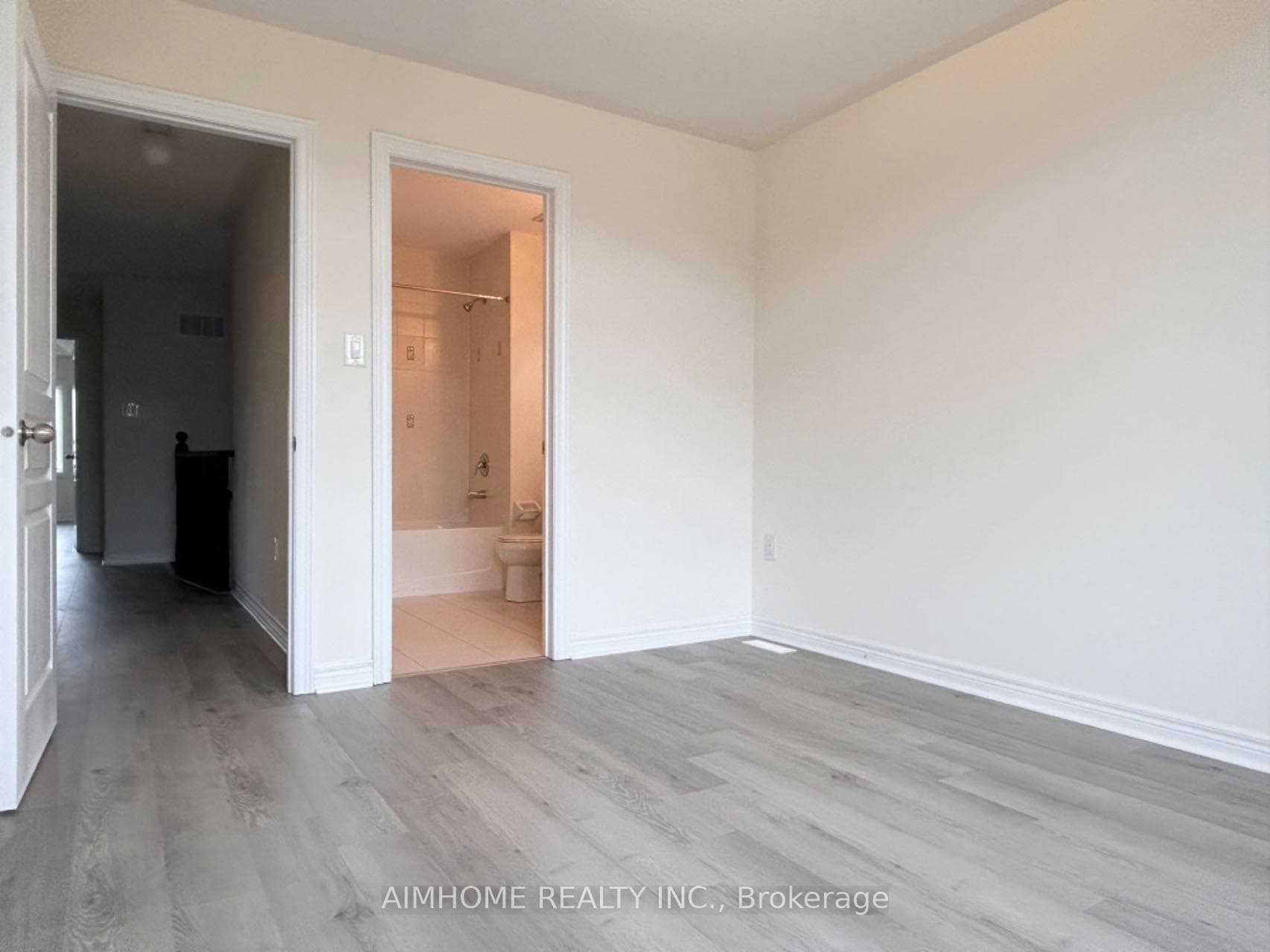 202 Harbord Street photo 26