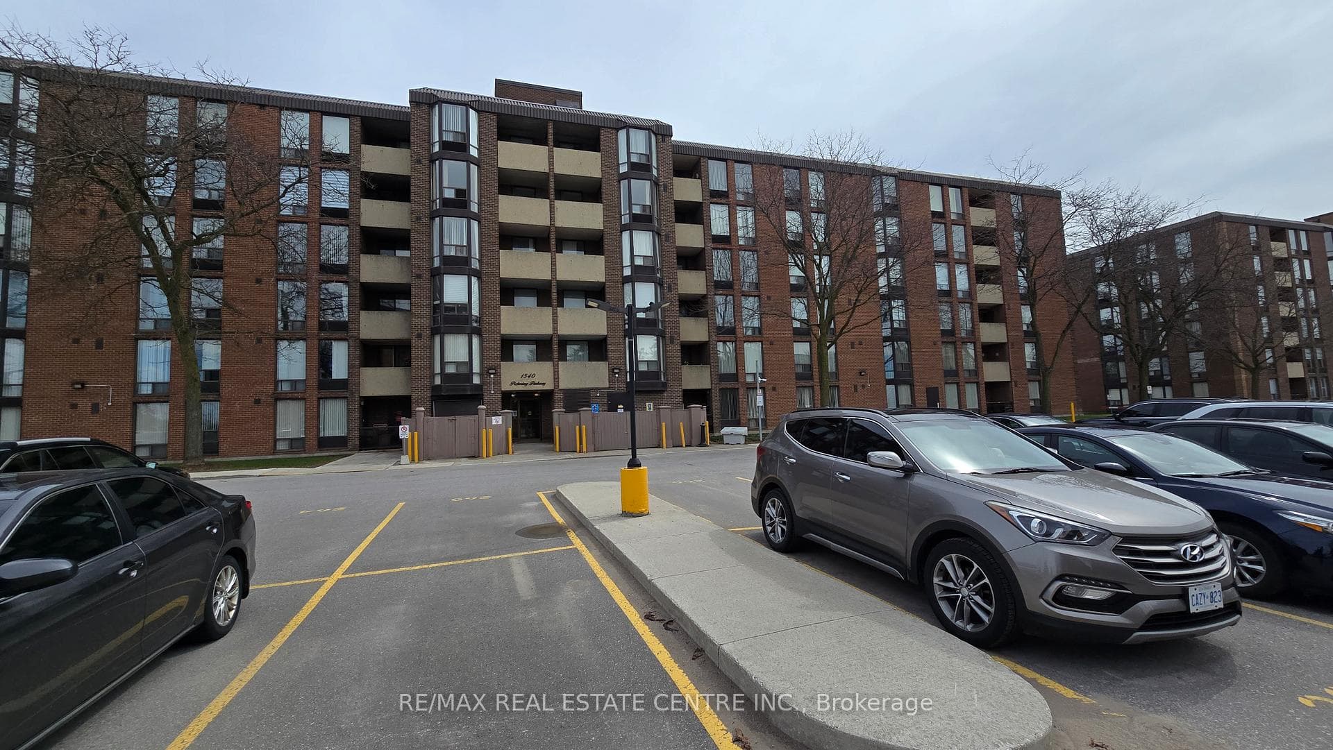 1540 Pickering Parkway Unit 609 photo 43