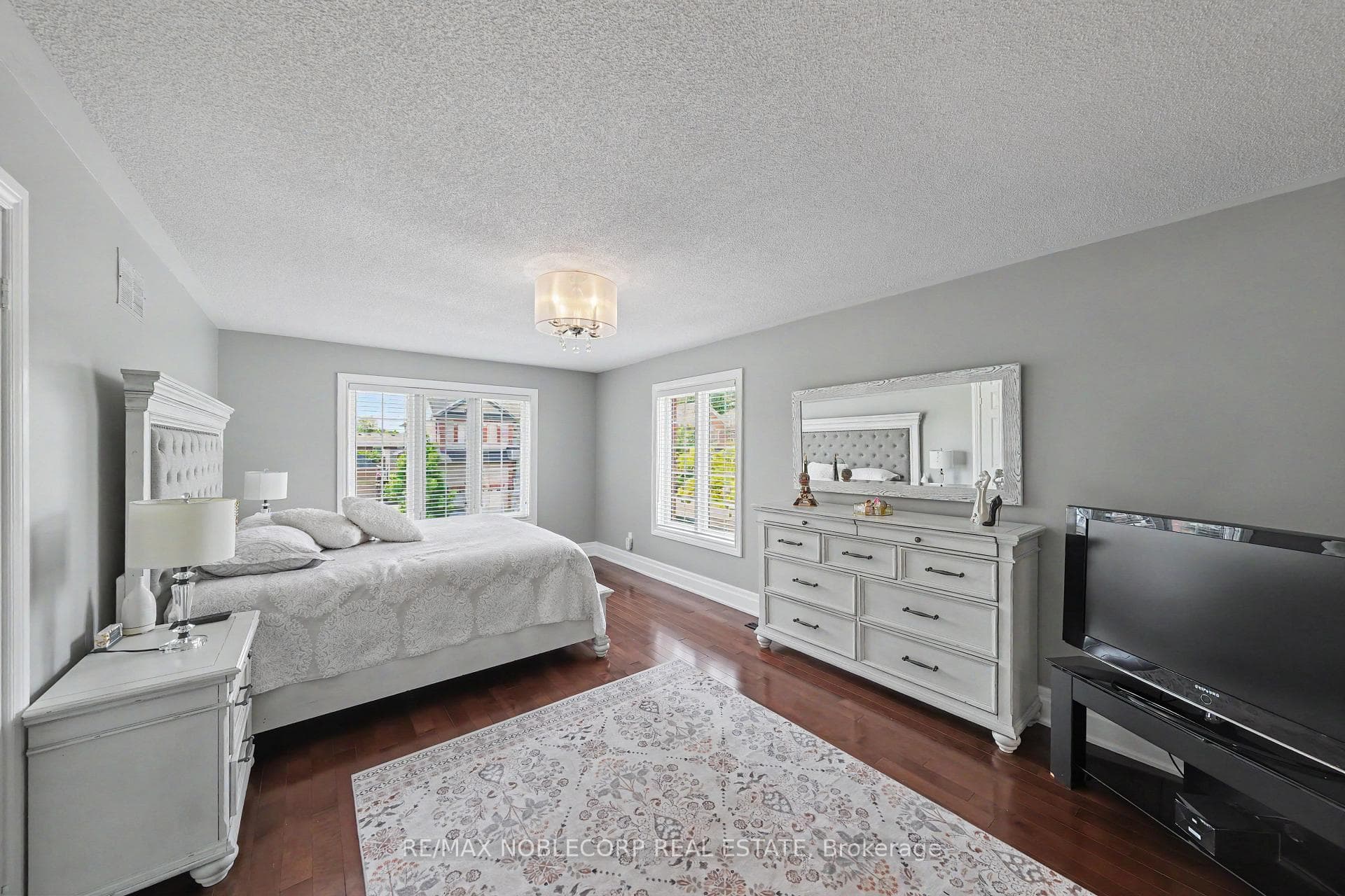 37 Christensen Avenue photo 23