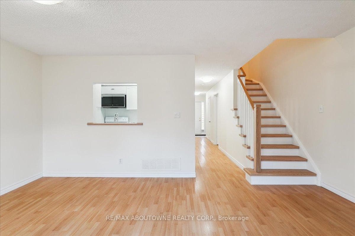 1580 Reeves Gate Unit 29 photo 9