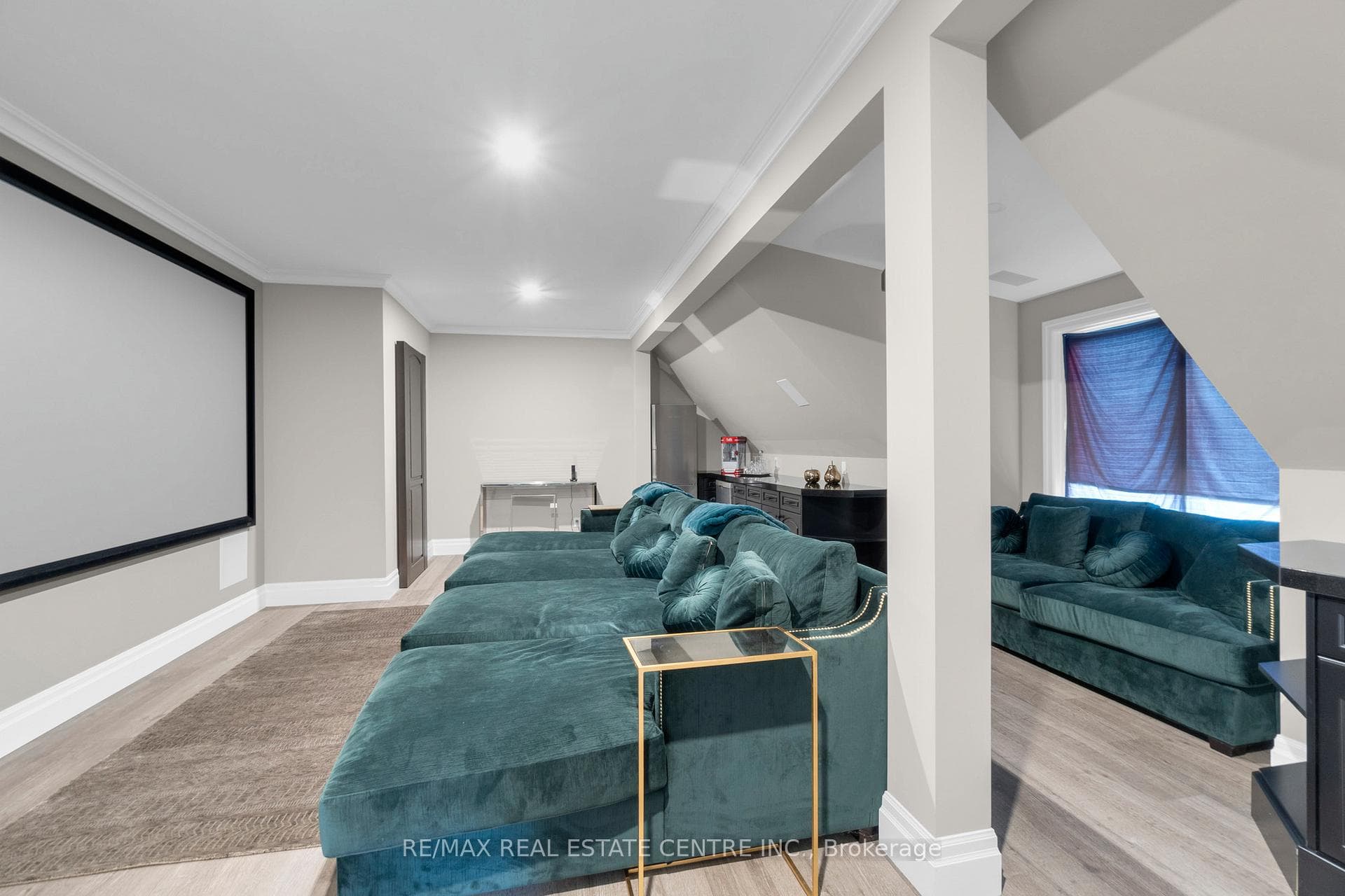 1175 Derry Road photo 39