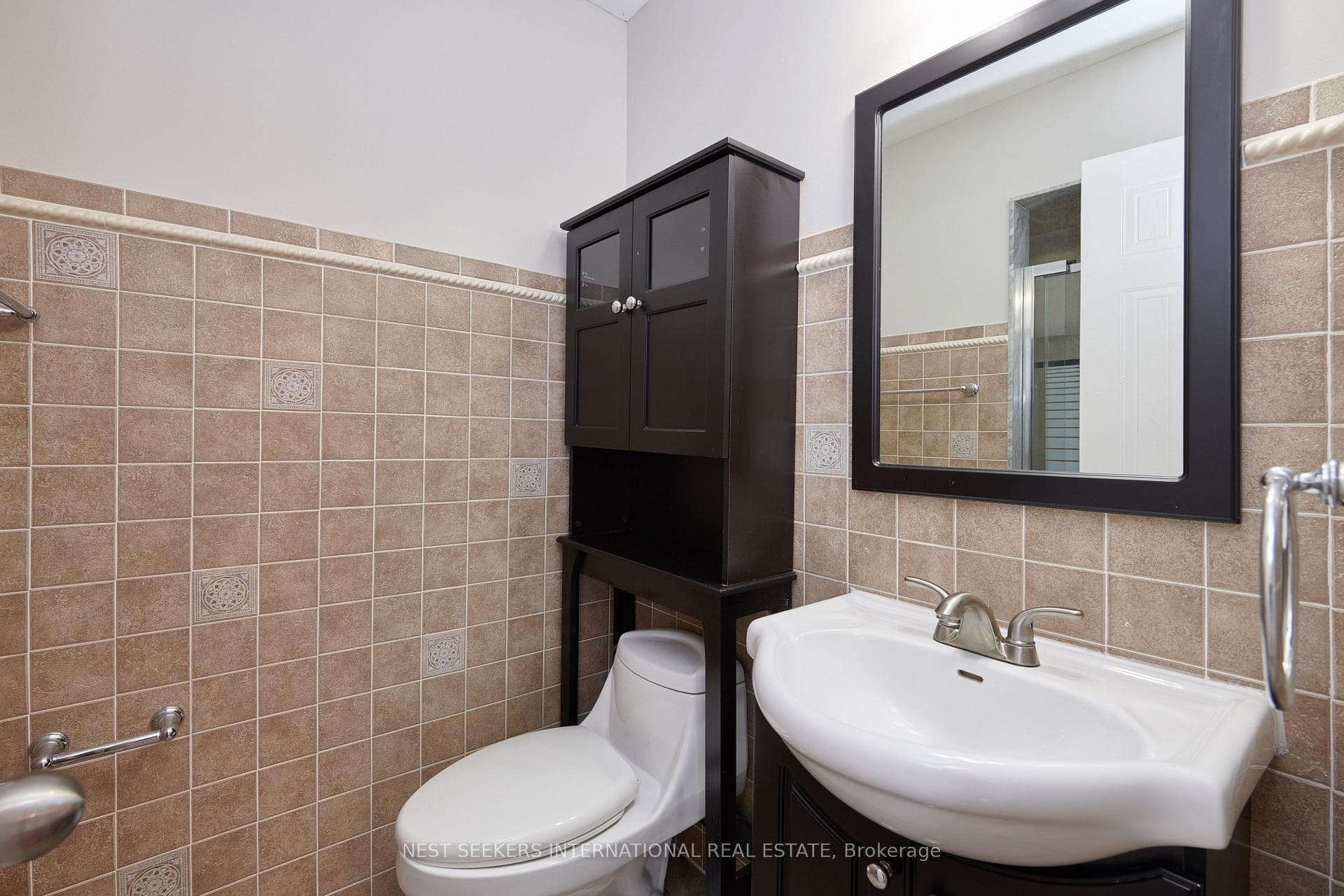 42 Montserrand Street photo 17