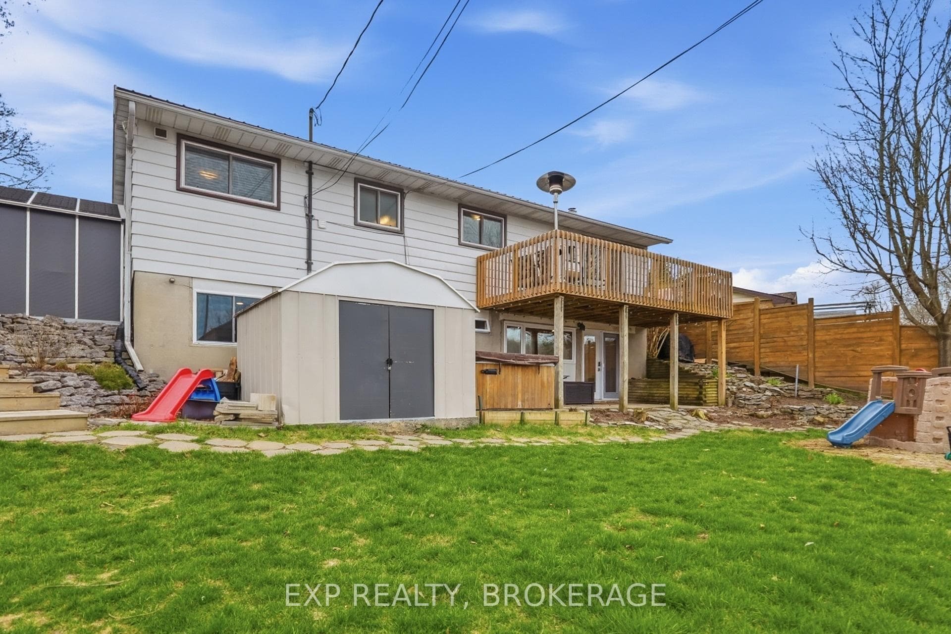 789 Aylmer Crescent photo 43