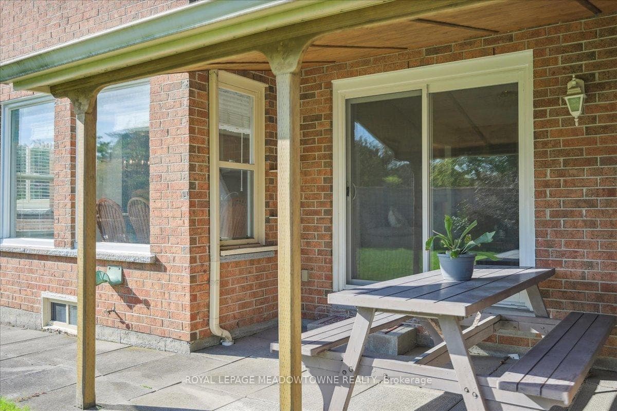 4135 Independence Avenue photo 3