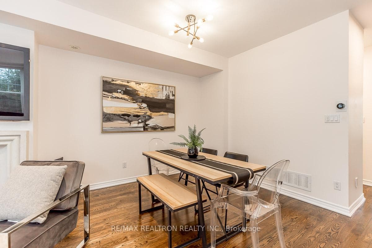 28 Donald Buttress Boulevard photo 16
