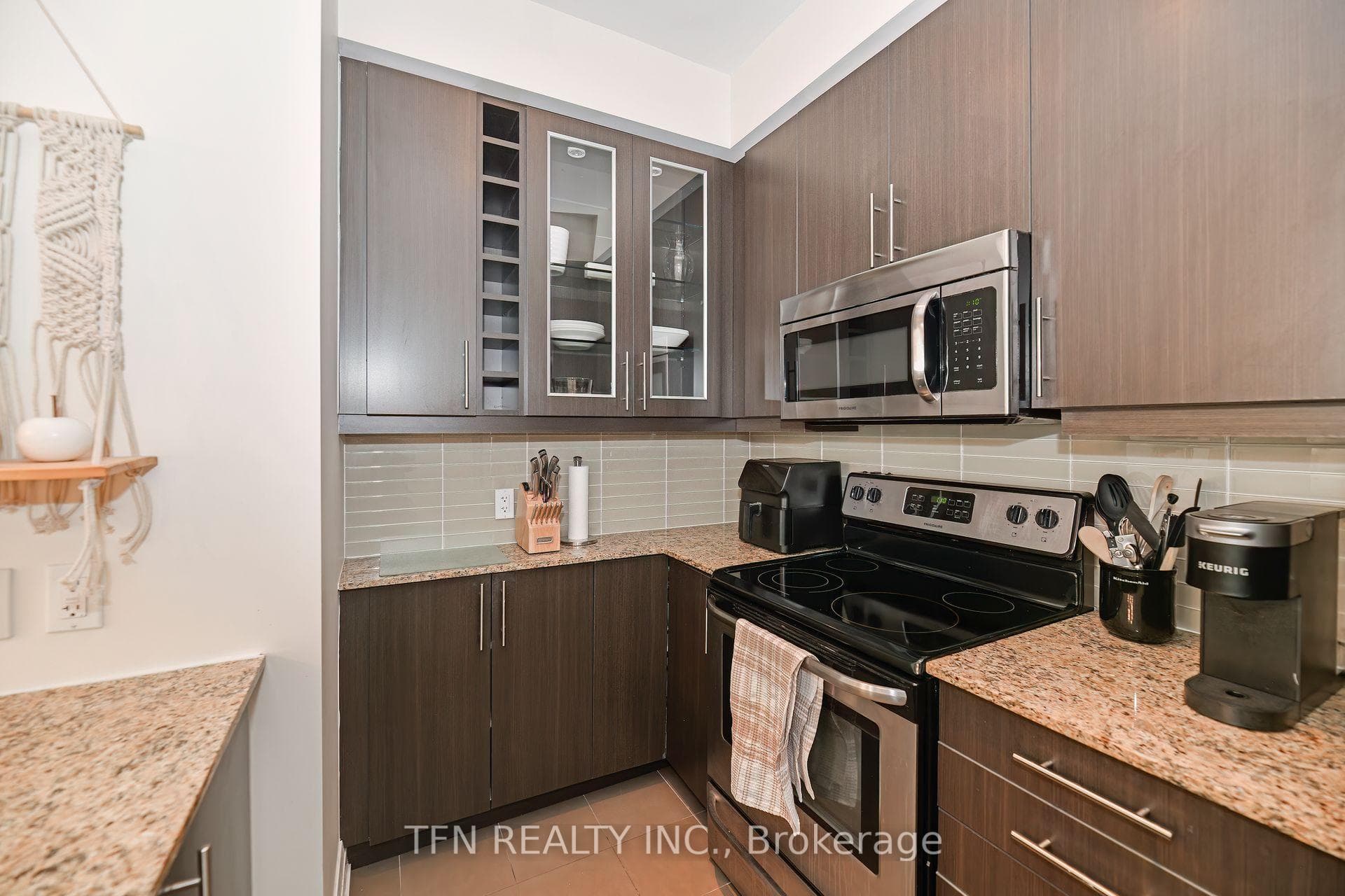 530 St Clair Avenue Unit 1605 photo 12