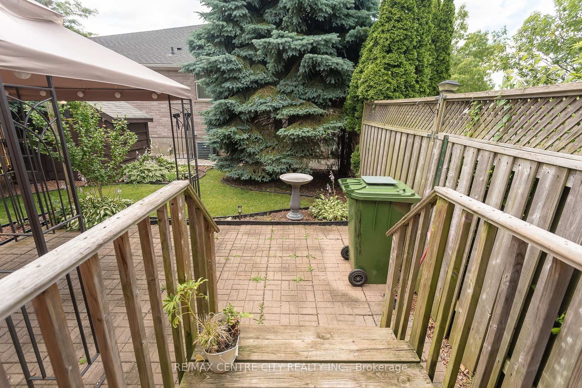 373 Chestnut Street photo 32