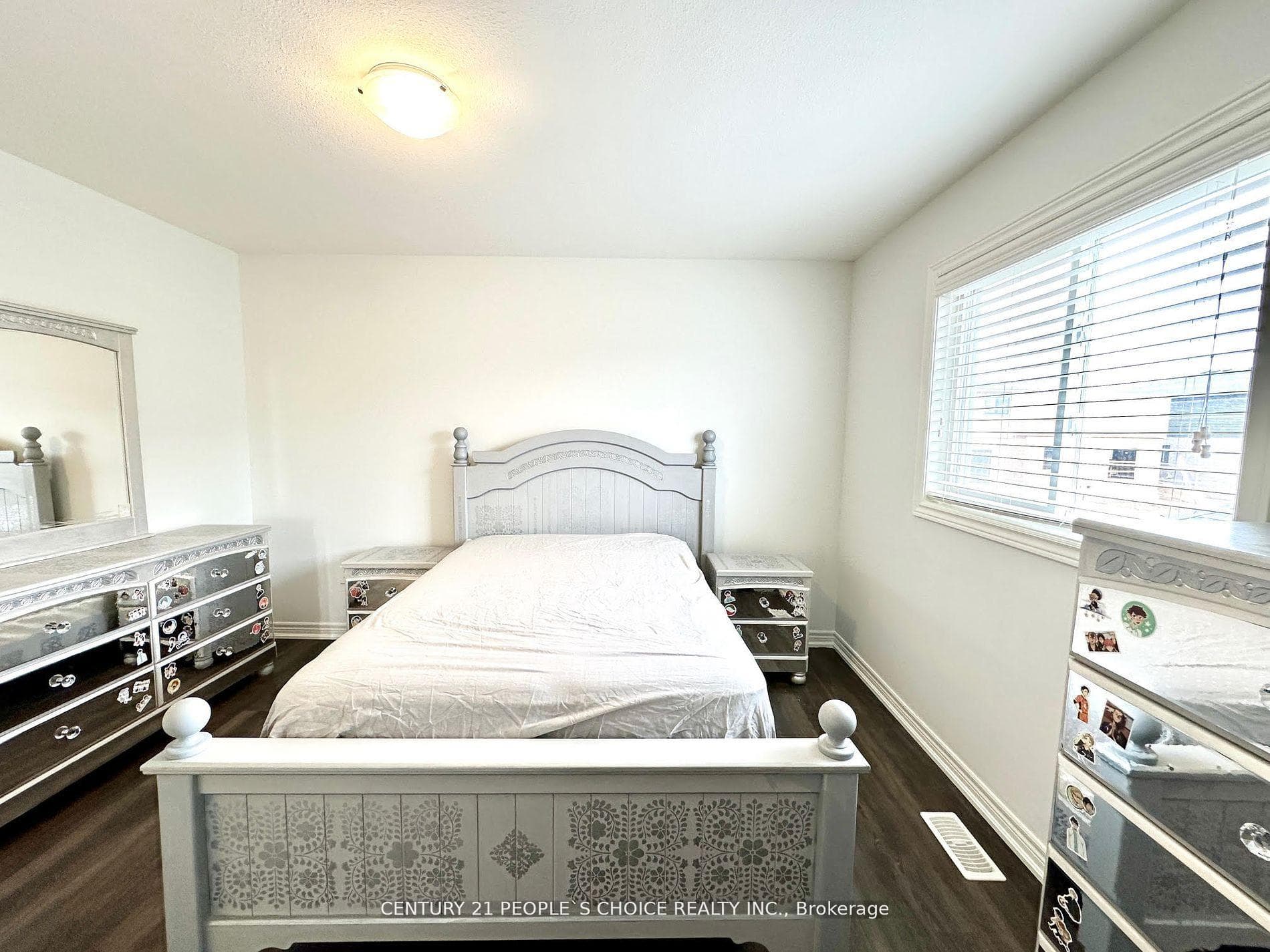 34 Swan Avenue photo 22