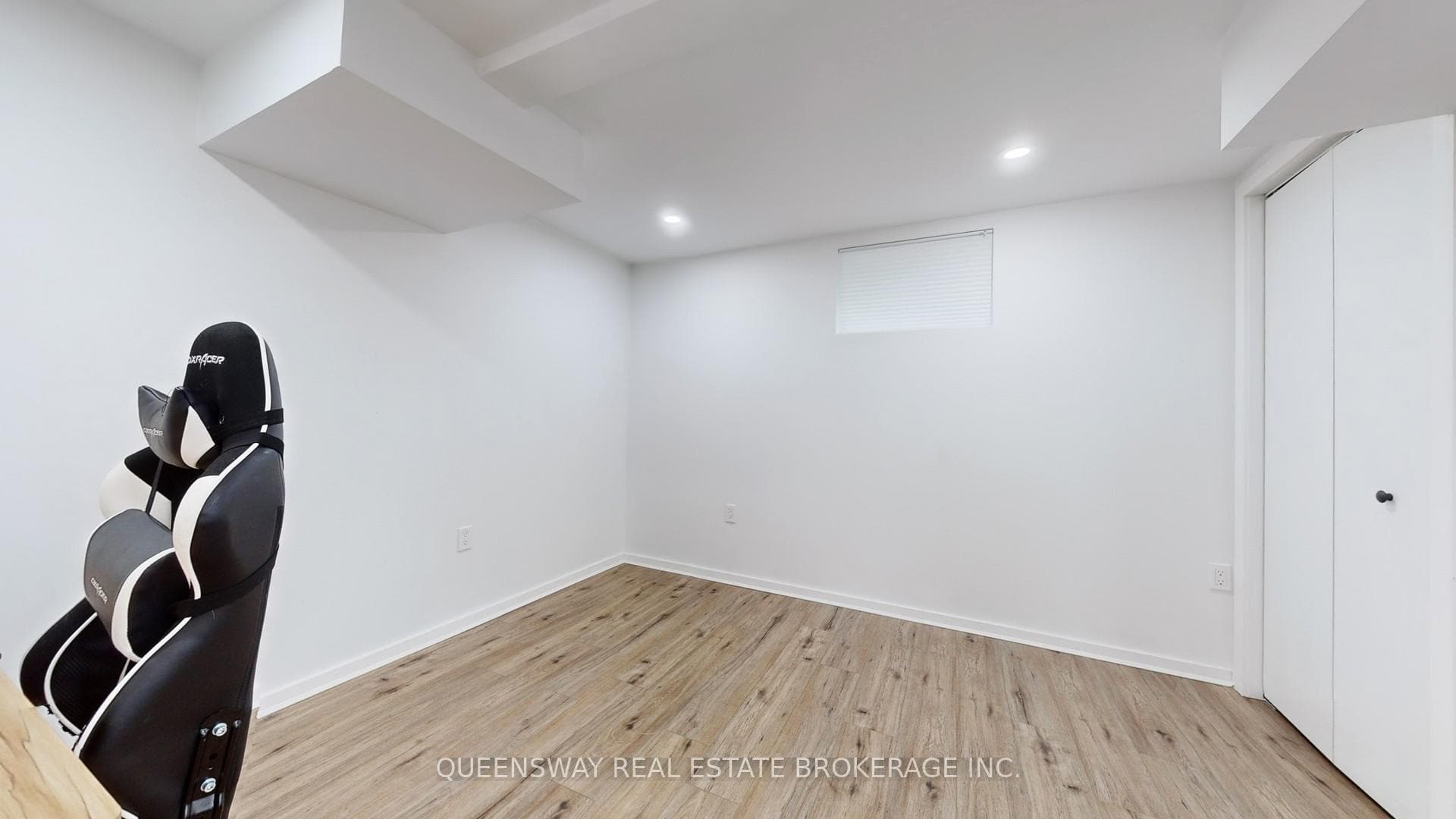 105 lockhart Drive photo 32