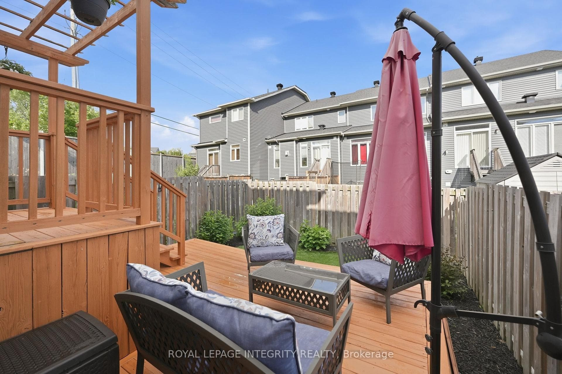 300 Rolling Meadow Crescent photo 35
