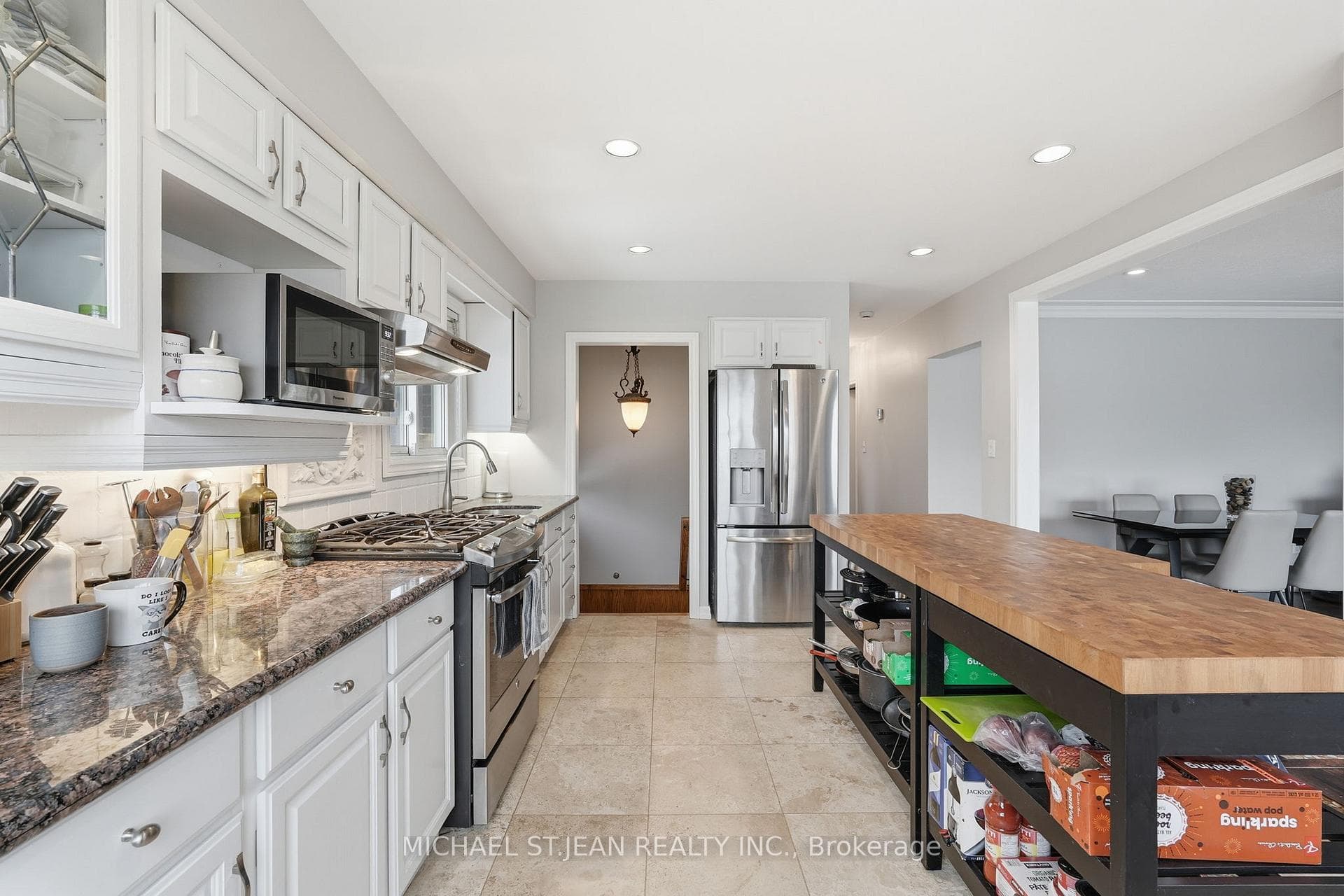 80 LUSCOMBE Street photo 6
