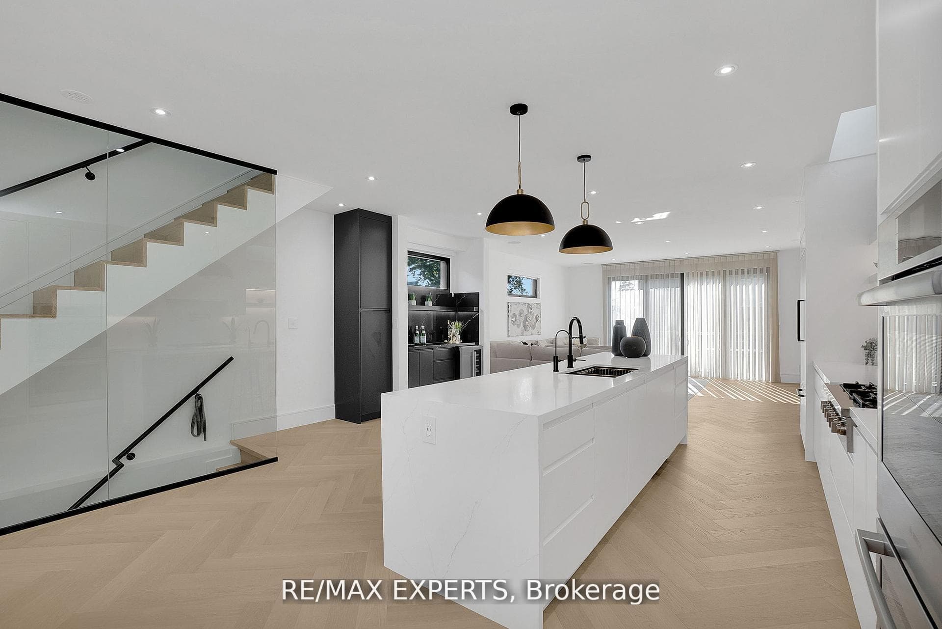 62 Hartley Avenue photo 9