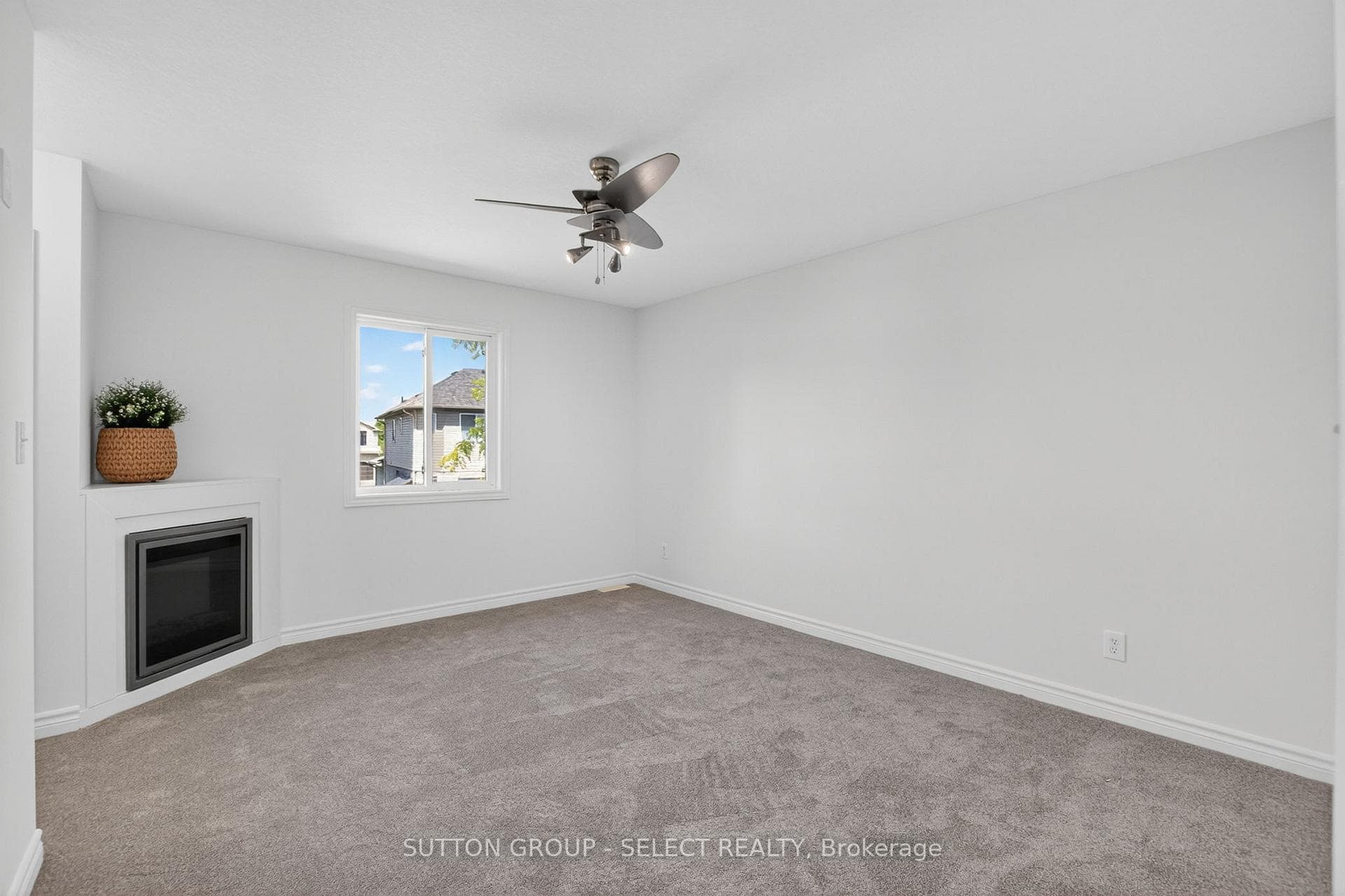 1893 Stackhouse Crescent photo 25