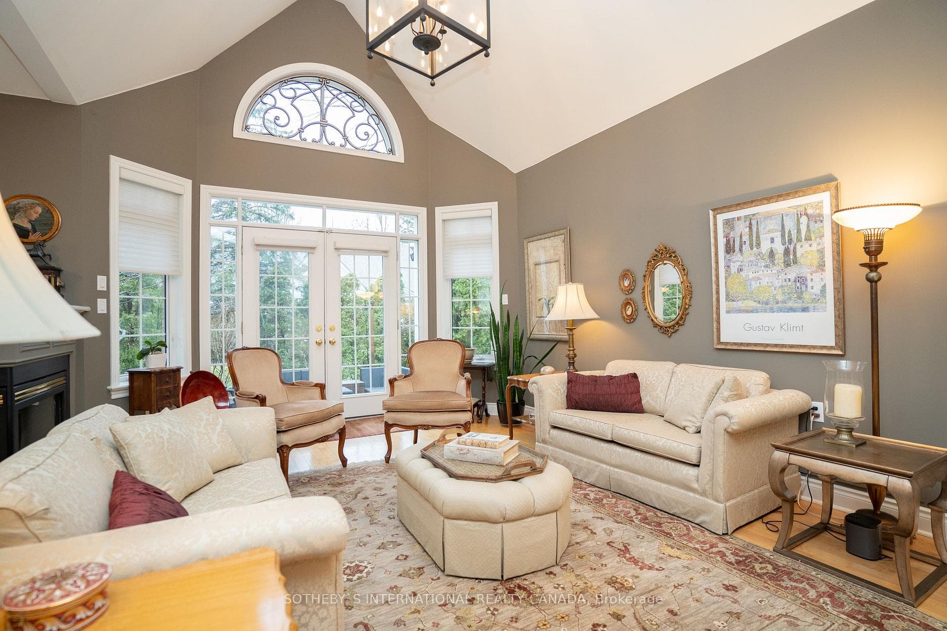1405 Lorne Park Road Unit 220 photo 6