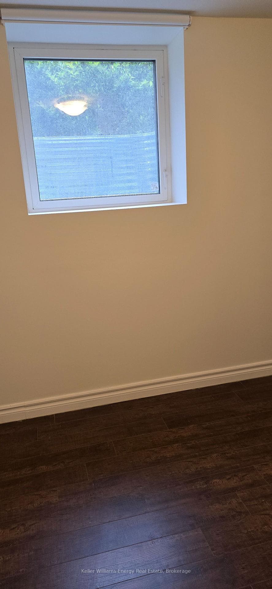 Egrass Window