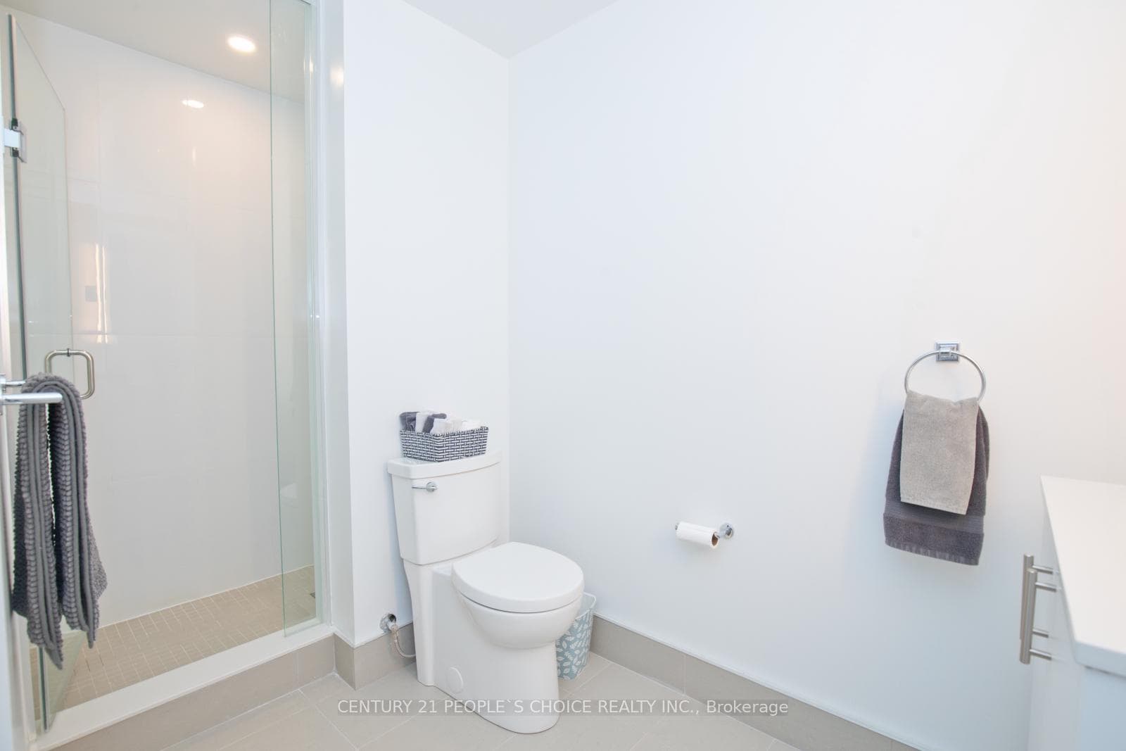 180 Veterans Drive Unit 302 photo 16
