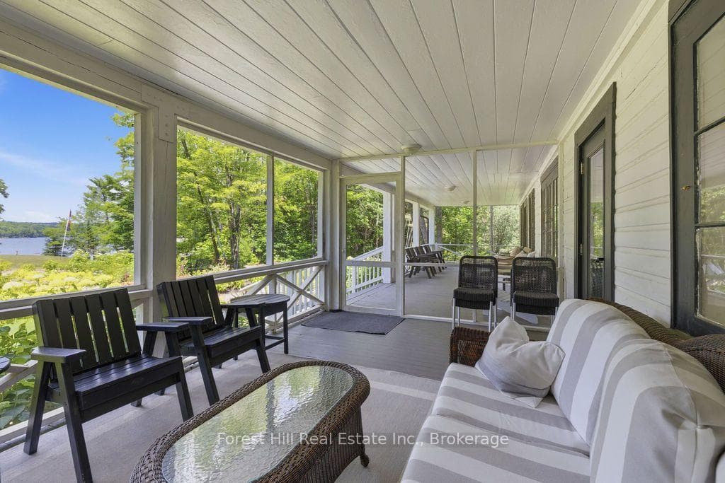 1040 Walker Lake Drive photo 12