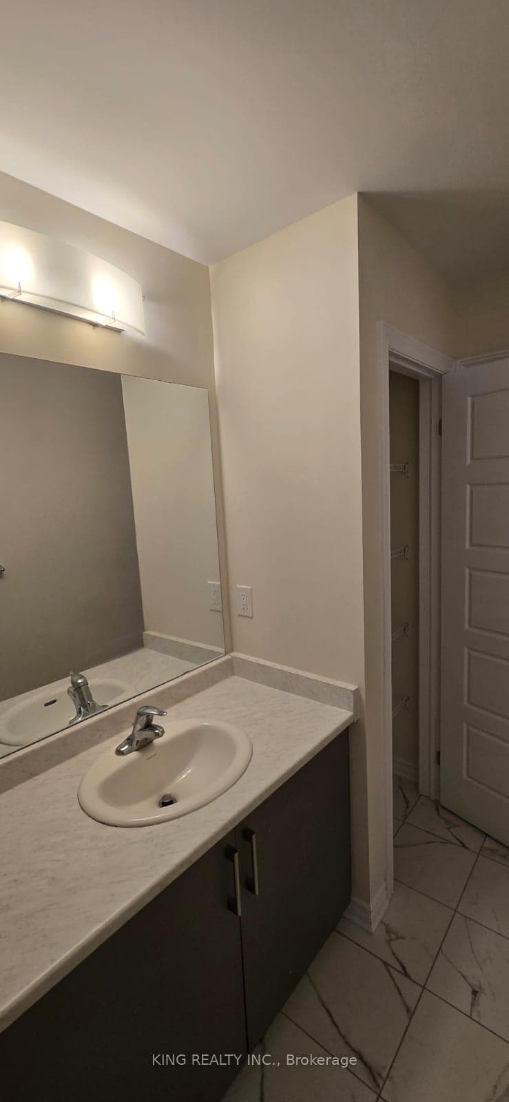 399 Dolman Street photo 11
