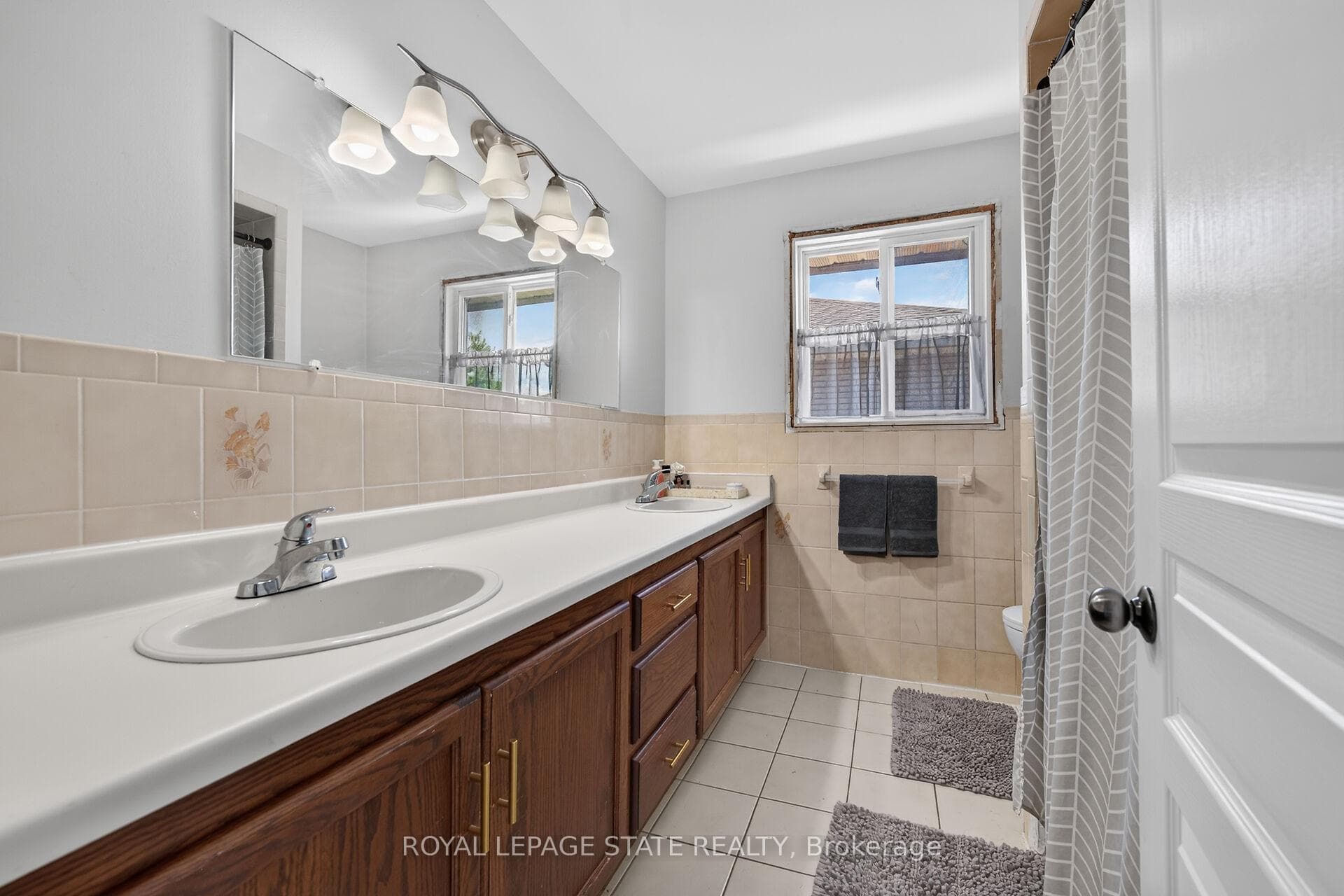 15 Ellen Avenue photo 35