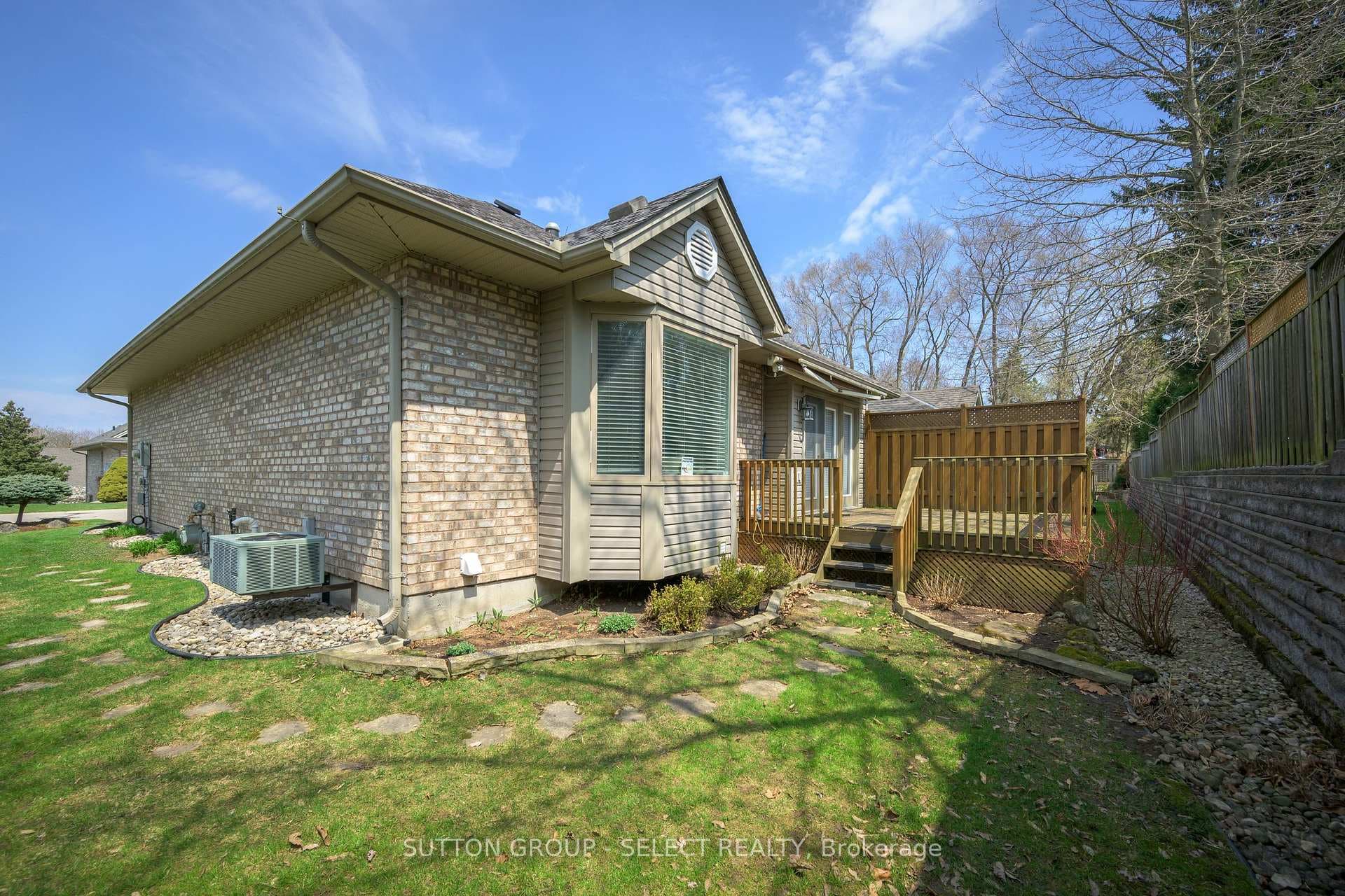 665 Commissioners Road Unit 6 photo 7