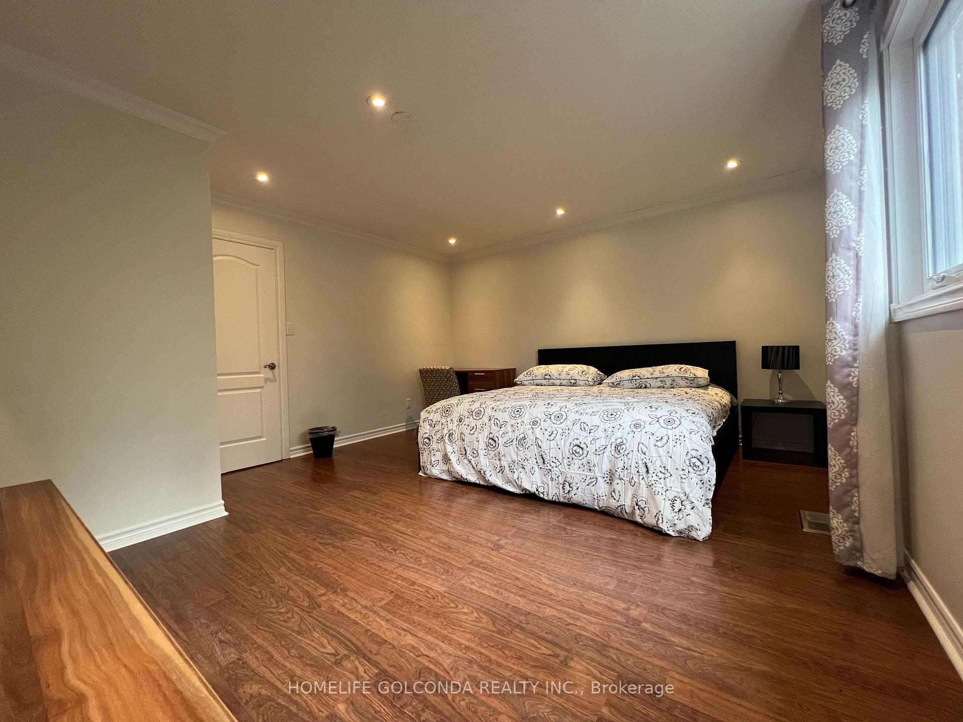 172 Stephenson Crescent photo 19