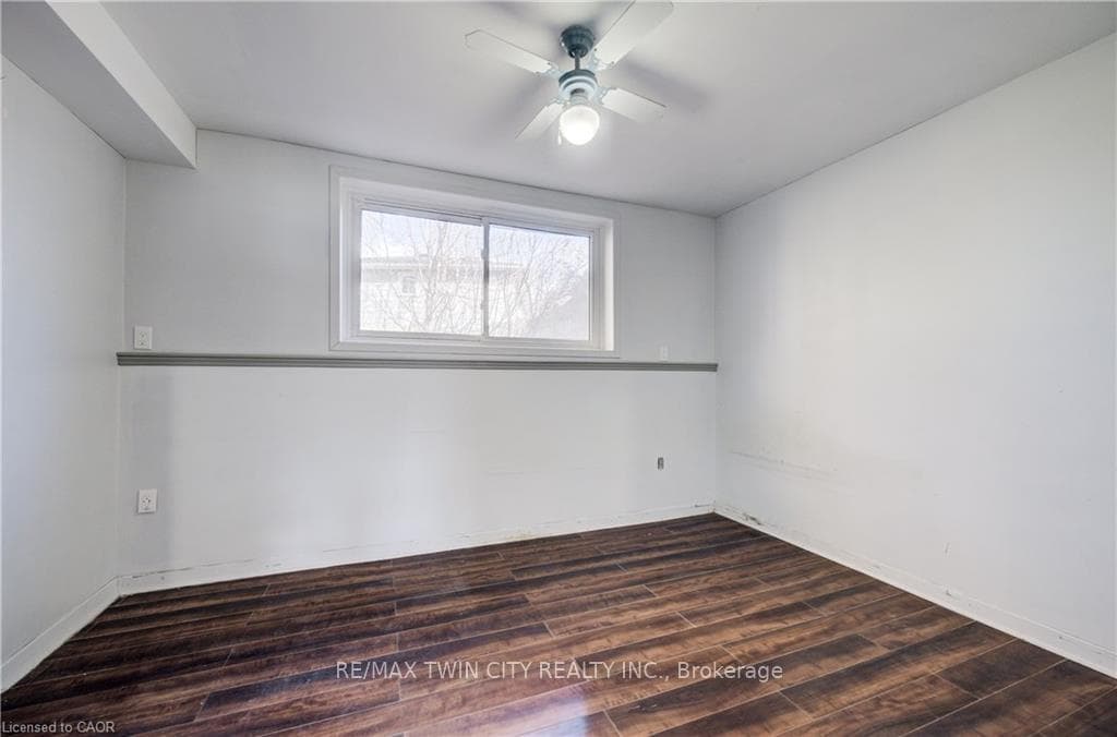 1099 SOVEREIGN Road photo 22
