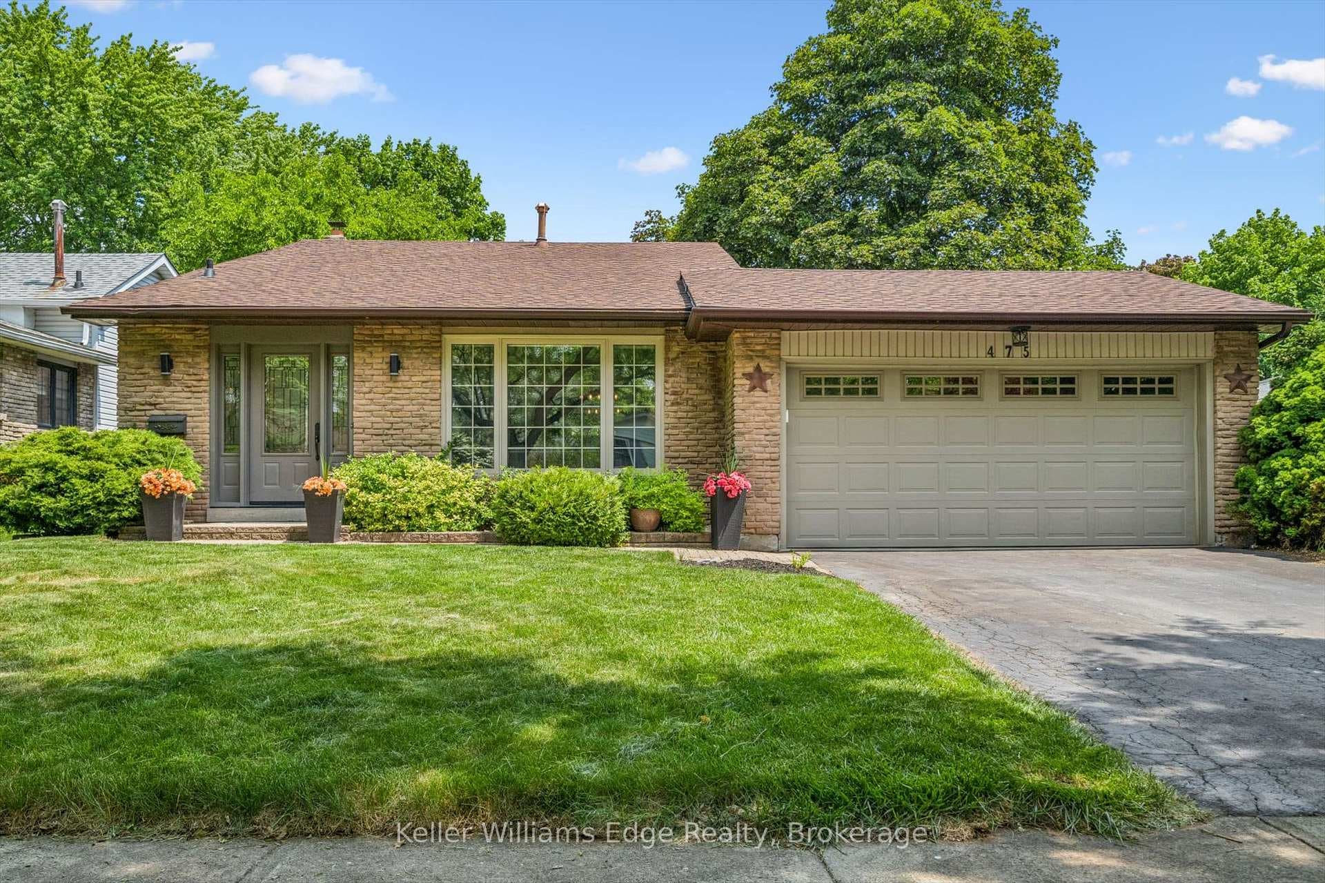 475 Vanguard Crescent photo 1