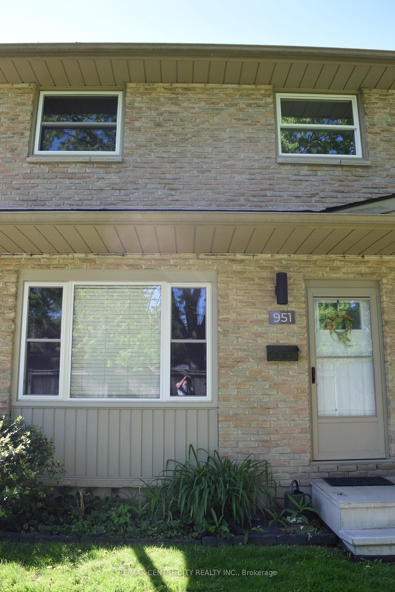 951 Notre Dame Drive photo 1
