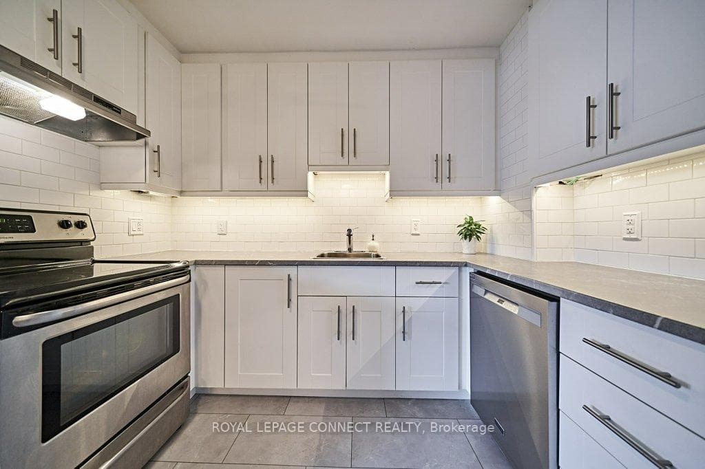 1010 Glen Street Unit 13 photo 8