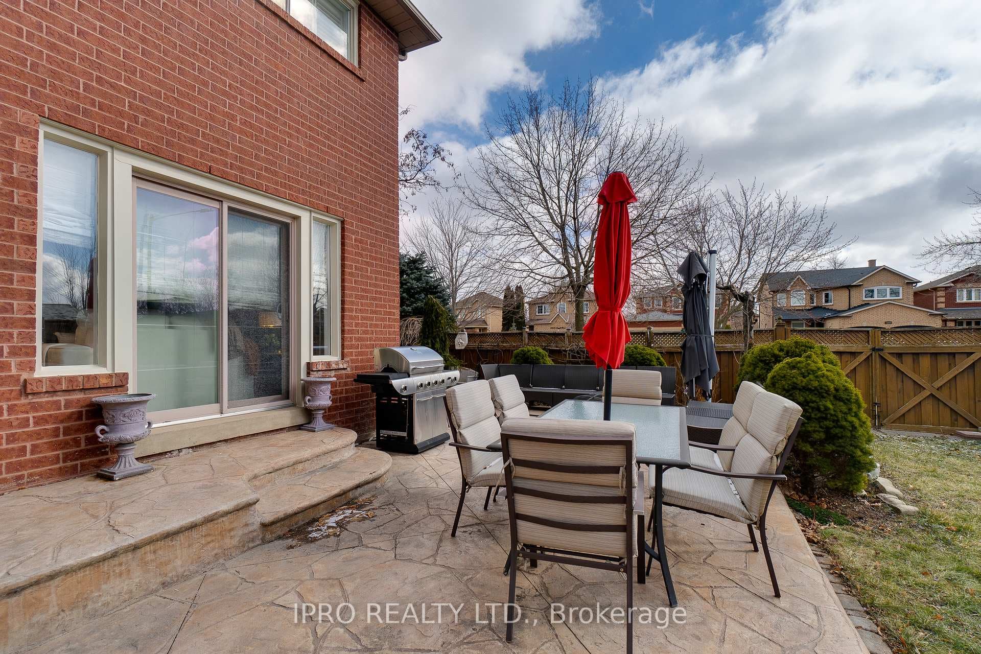 1 Gollop Crescent photo 34