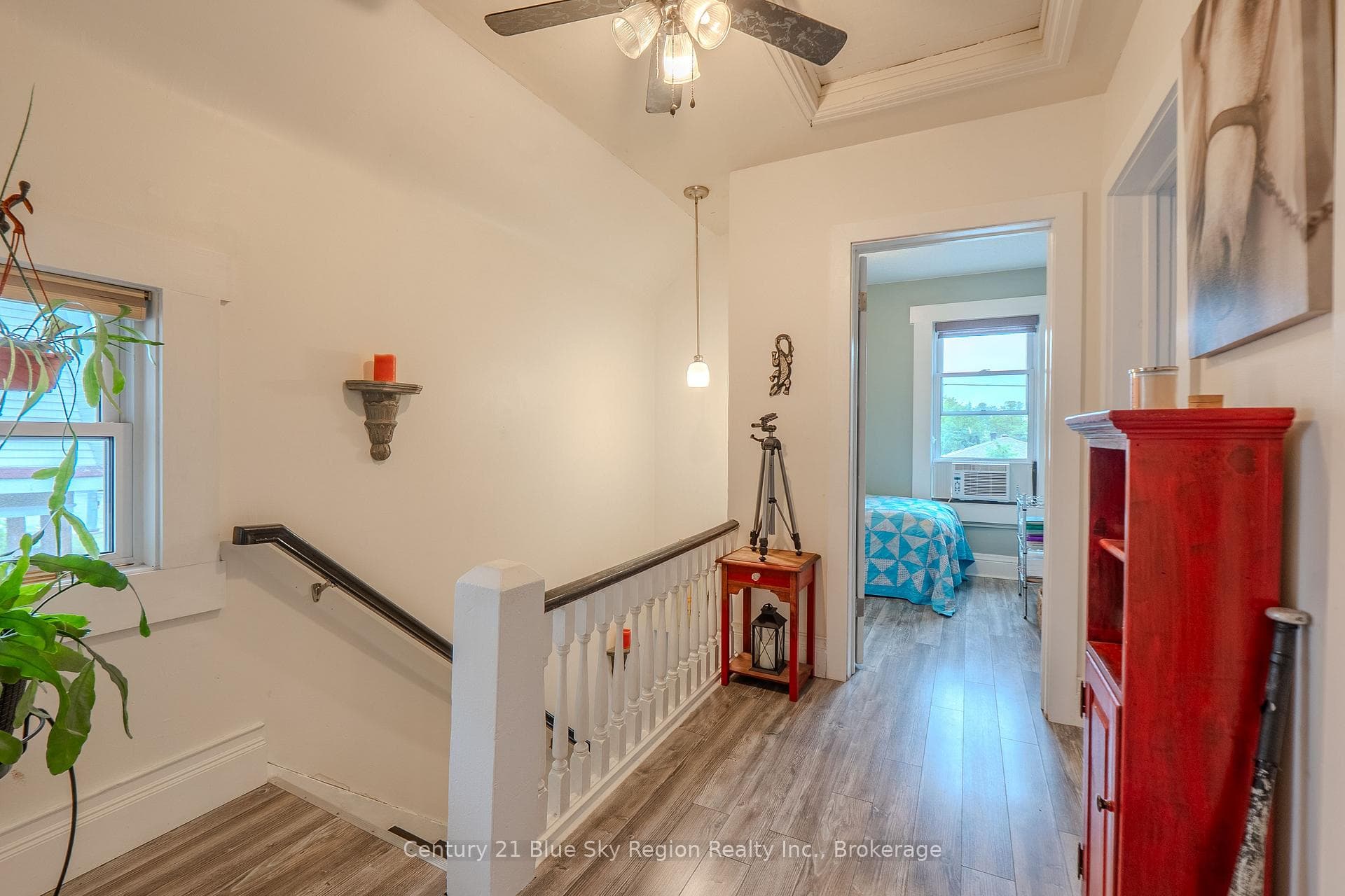 577 O'Brien Street photo 23