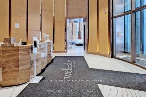 11 Wellesley Street Unit 1811 photo 4
