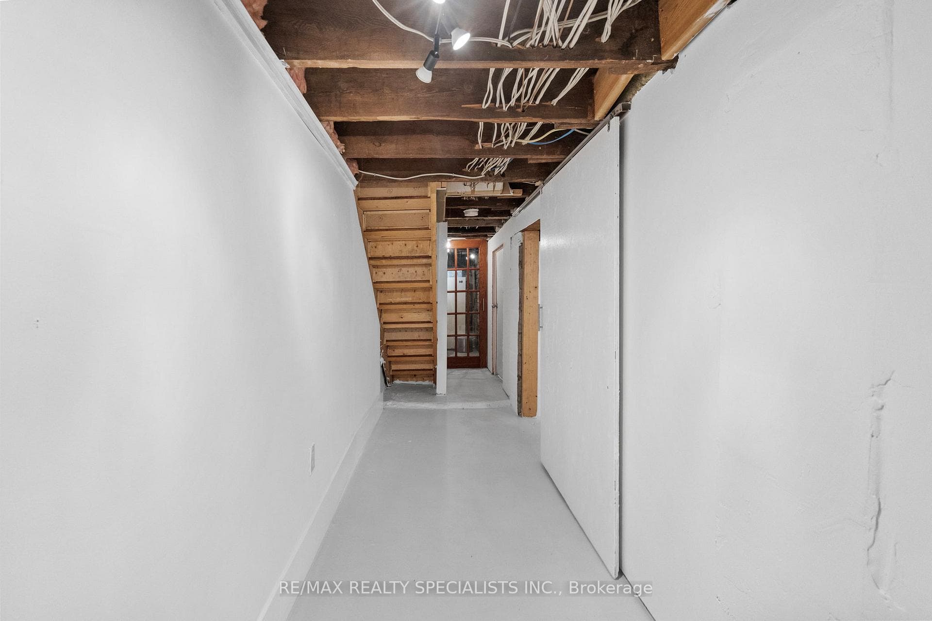 418 Ossington Avenue photo 40
