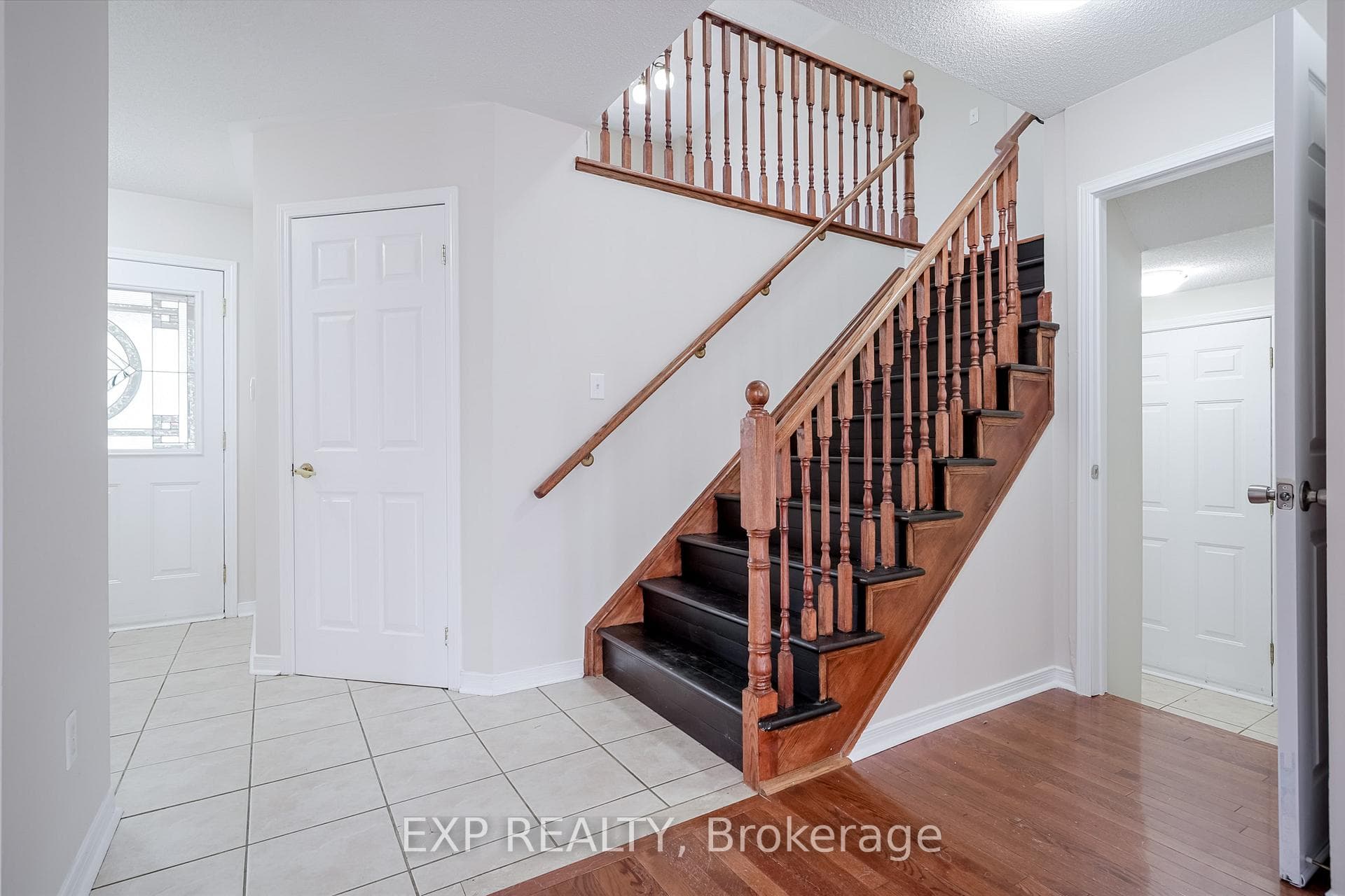 75 Hutton Place photo 5