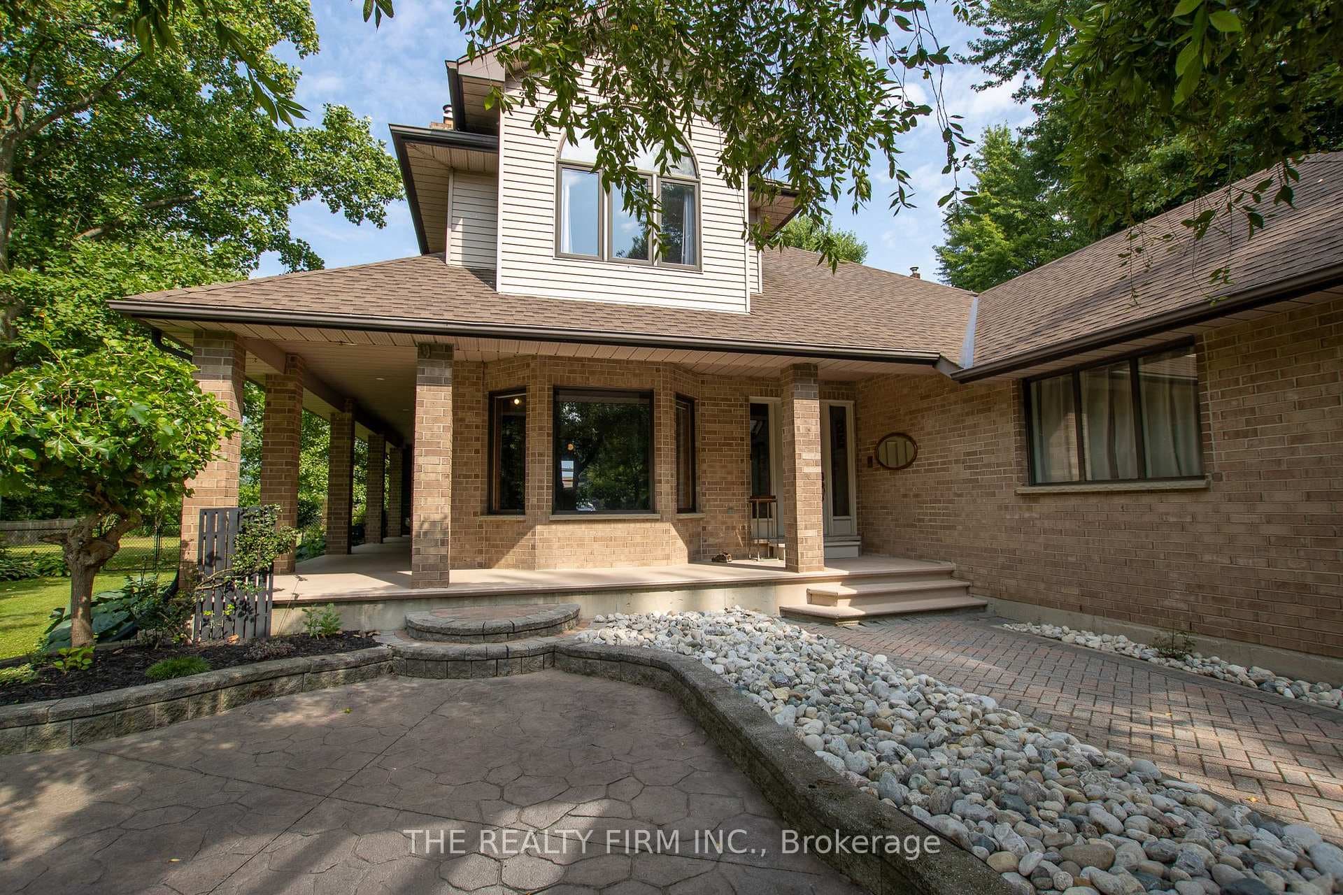 145 Walker Street photo 2