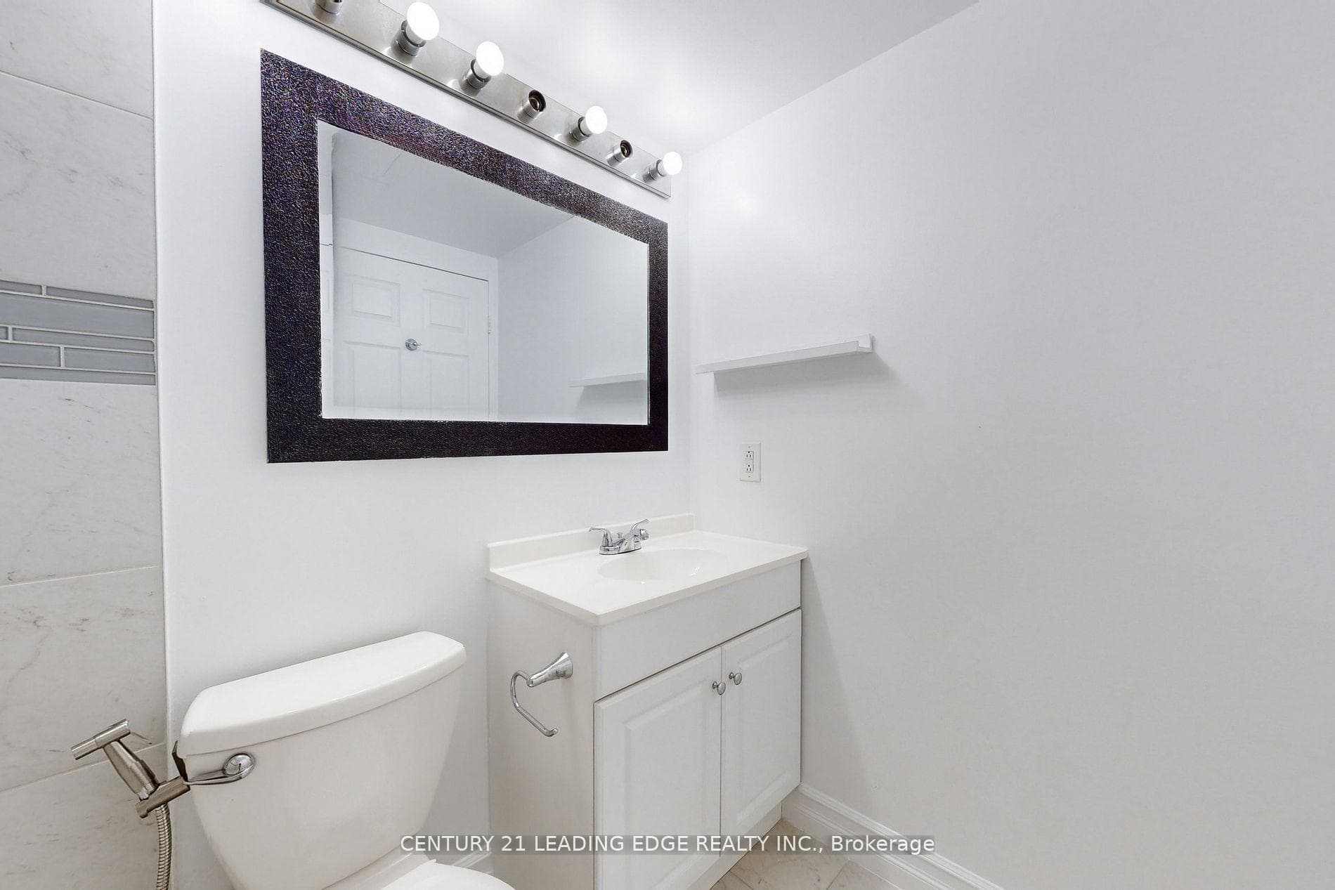 8 Lee Centre Drive Unit 1013 photo 20