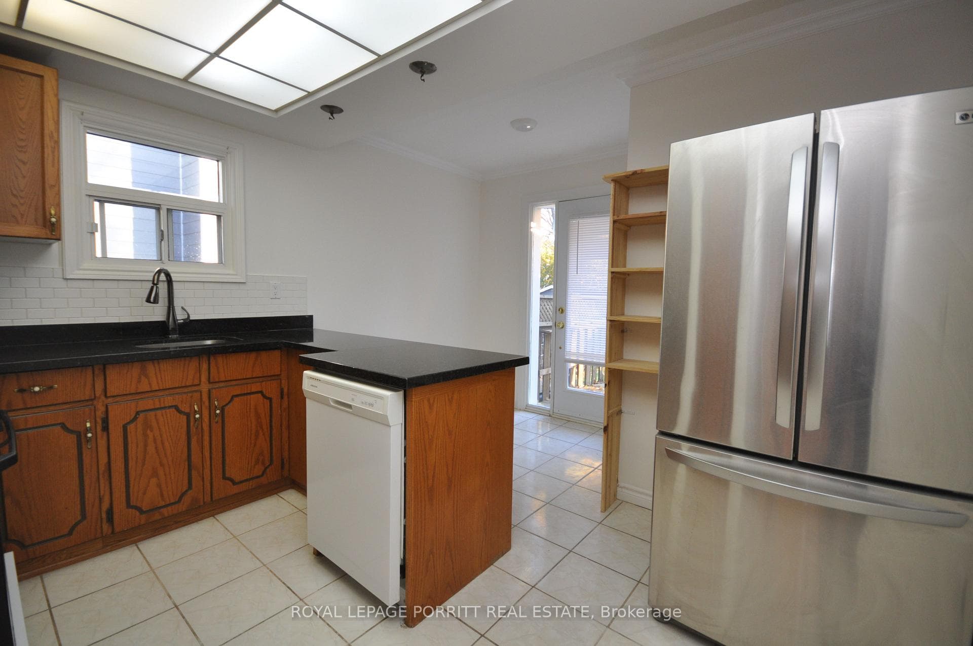 47 Radlett Avenue Unit Main photo 3