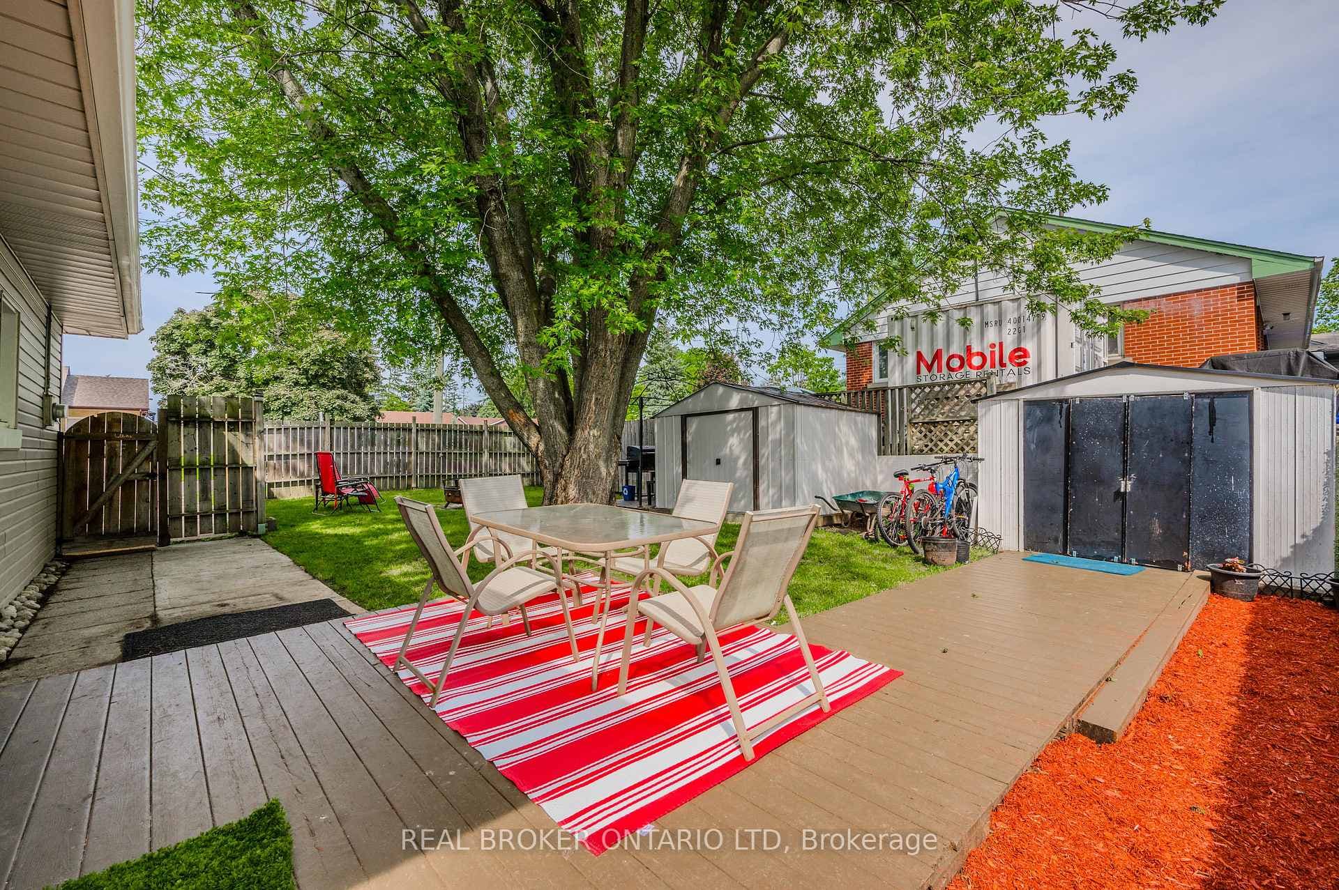 8 HAHN Place photo 34