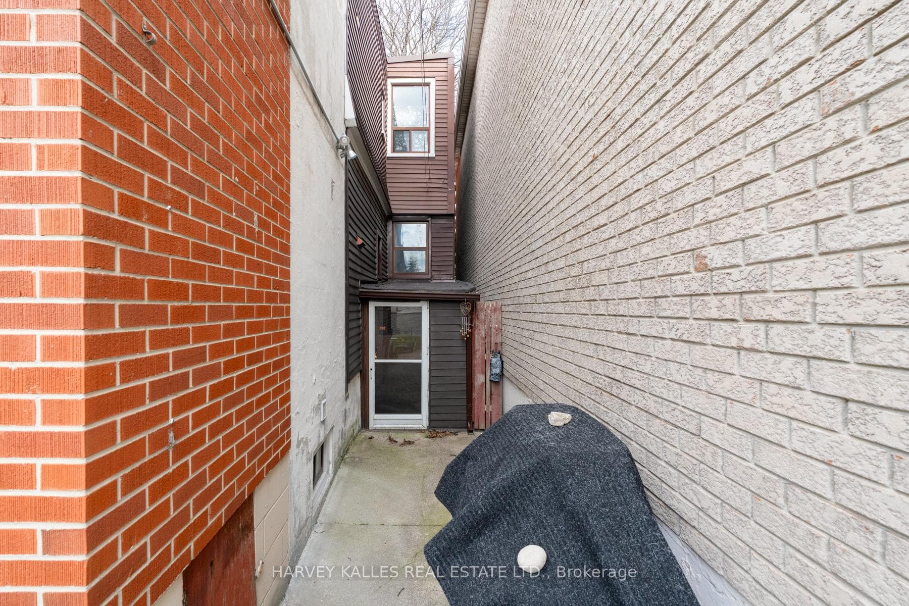 105 Melville Avenue photo 17