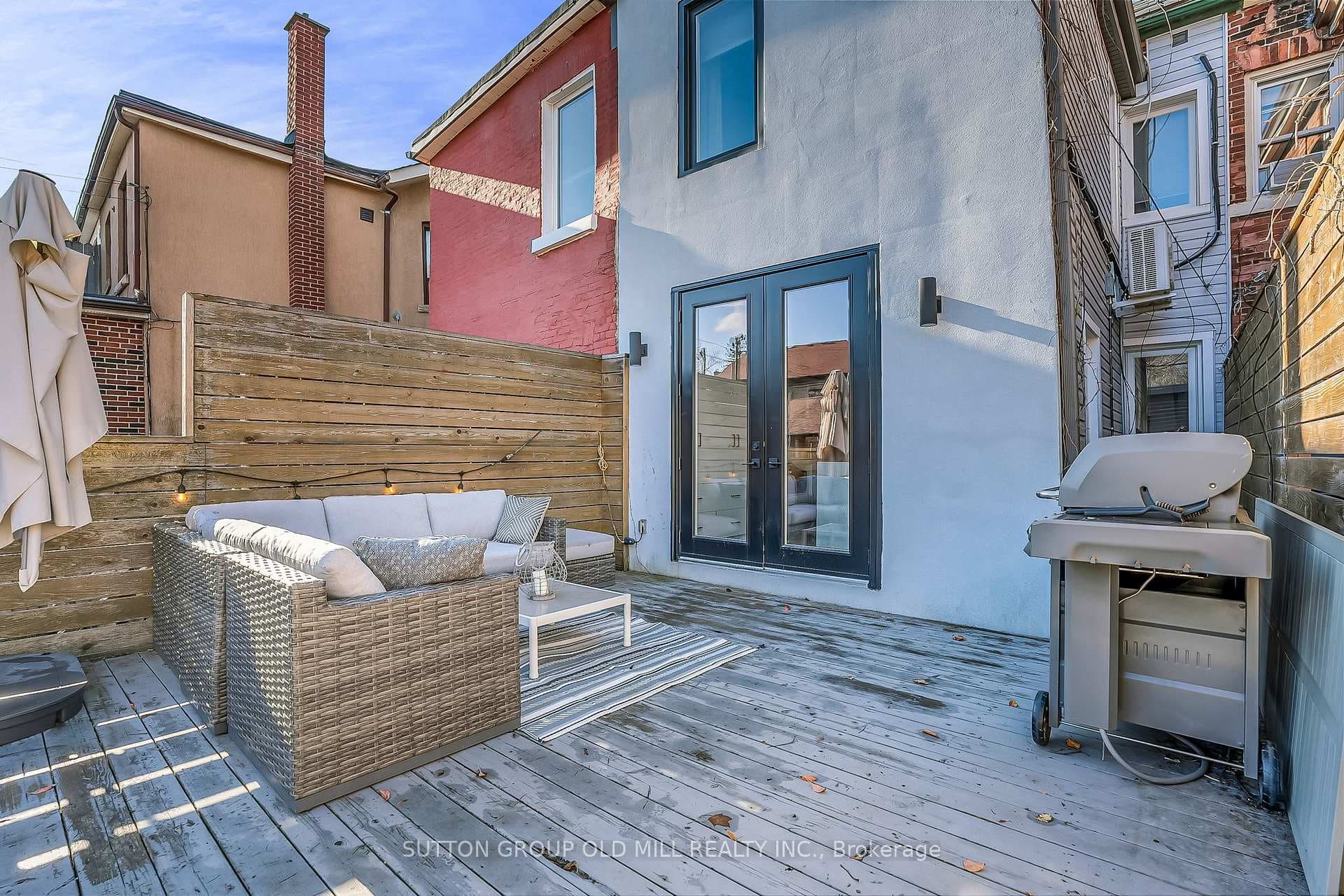 323 Clinton Street photo 39