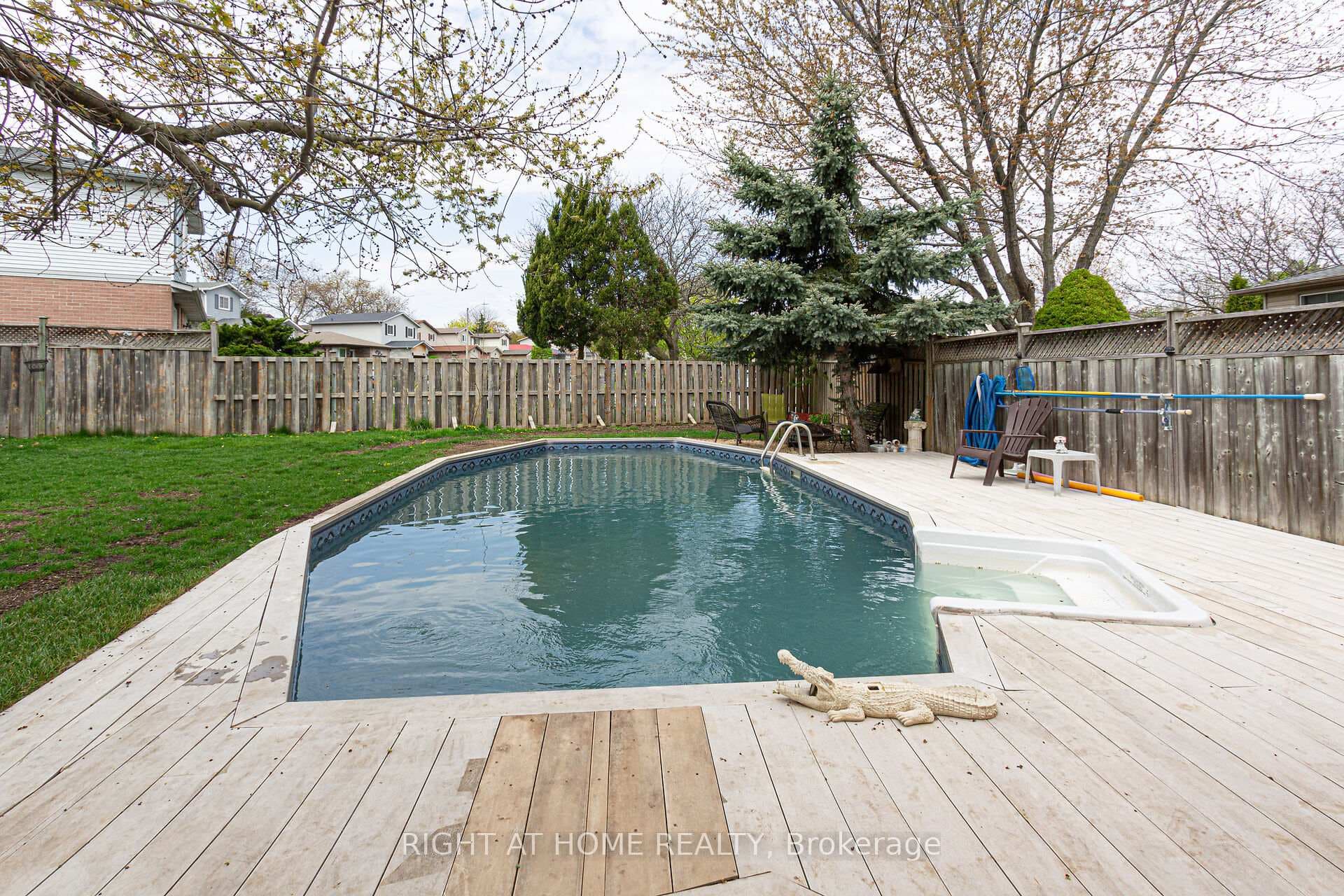 2425 Coventry Way photo 36