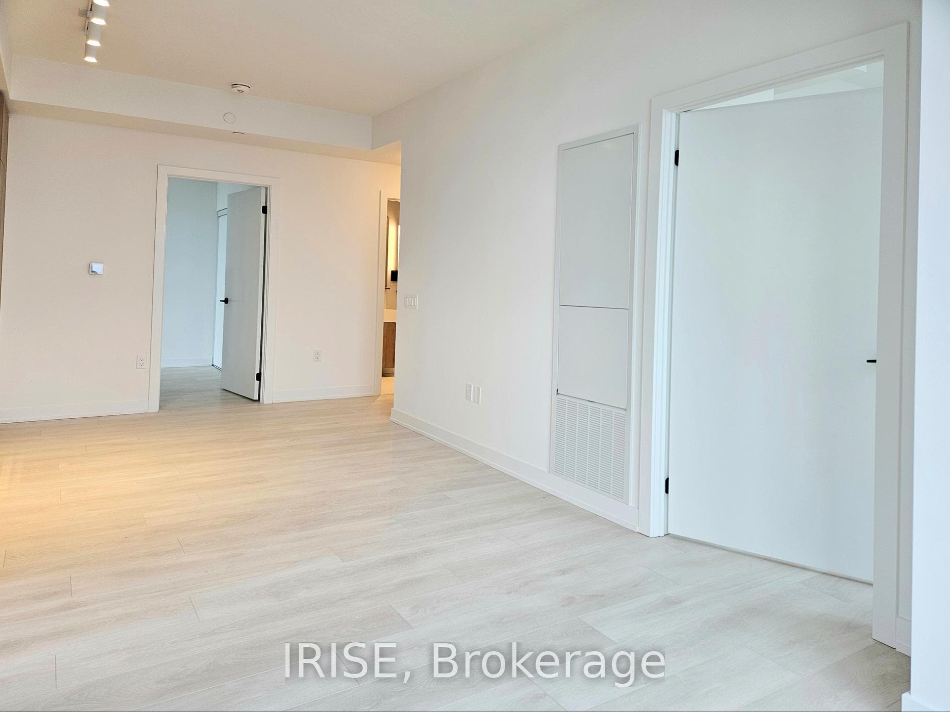 117 Broadway Avenue Unit 2211 photo 14
