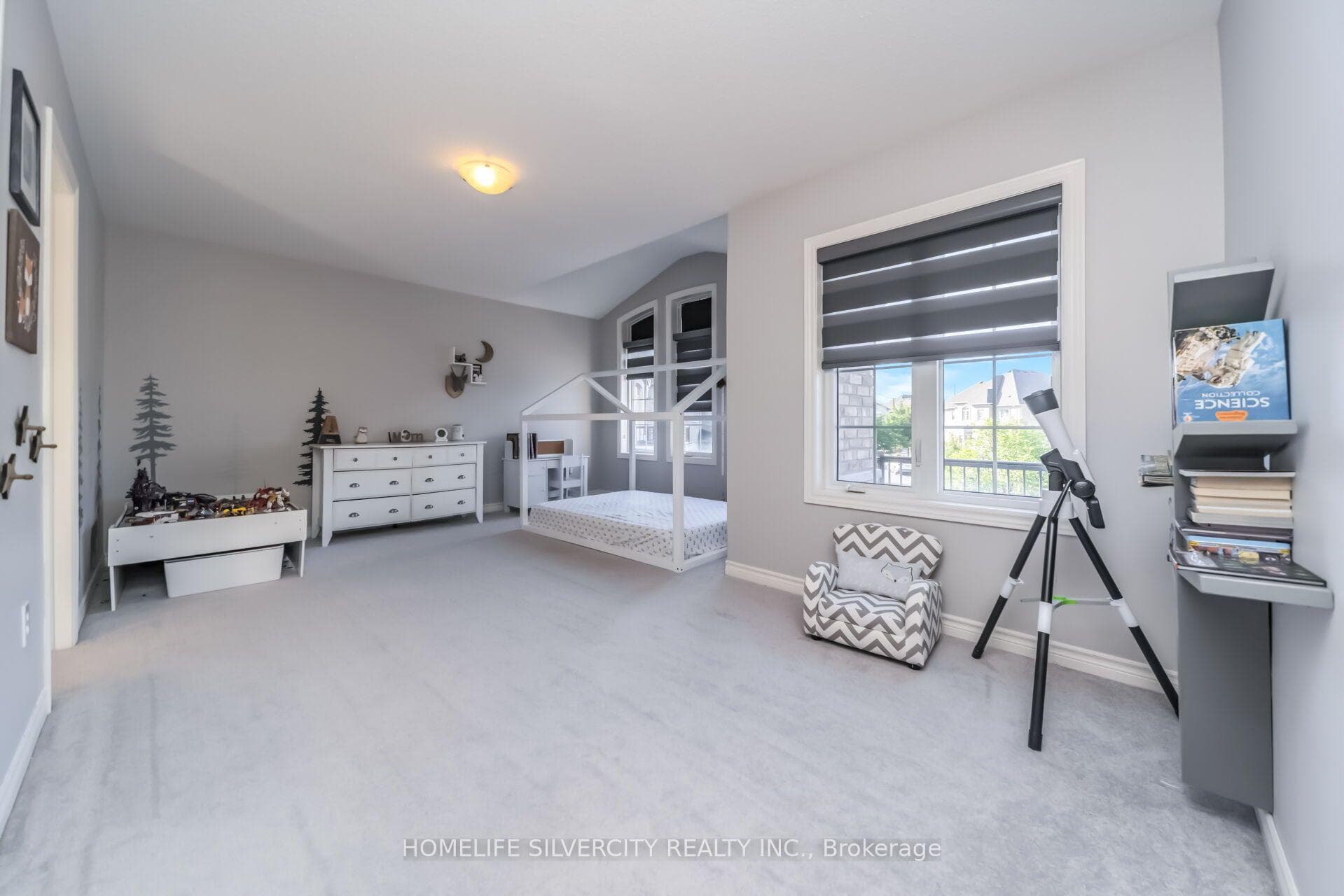 14 Observatory Crescent photo 27
