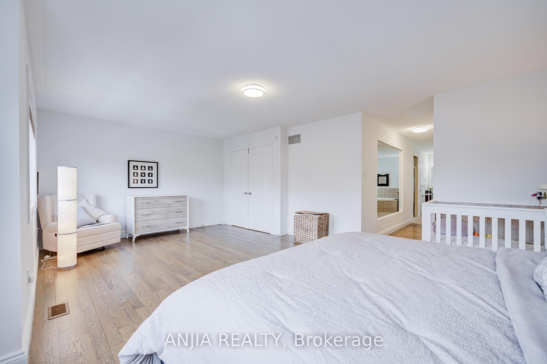 10 Golden Meadow Drive photo 31
