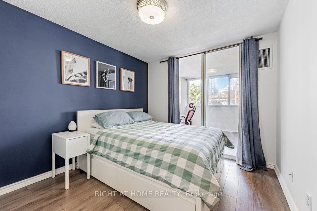 60 Homewood Avenue Unit 201 photo 9