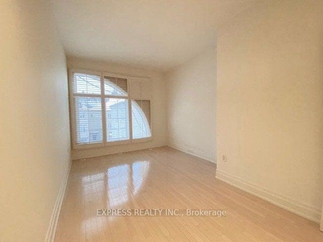 51 York Mills Road Unit 302 photo 16