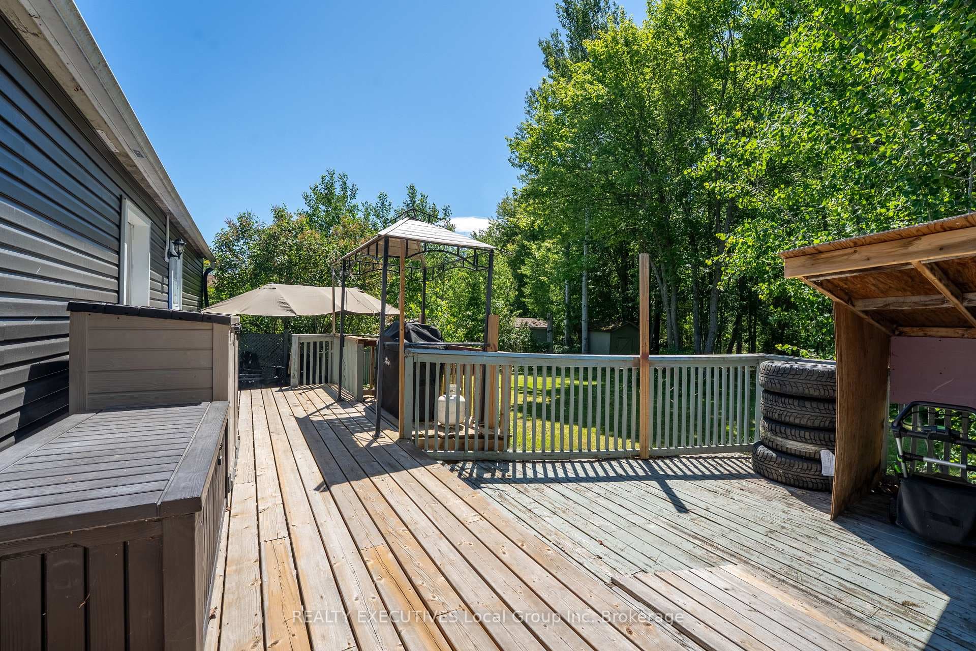 917 Lakeshore Drive photo 25