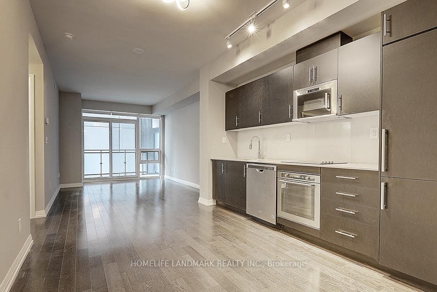 460 Adelaide Street Unit 701 photo 5